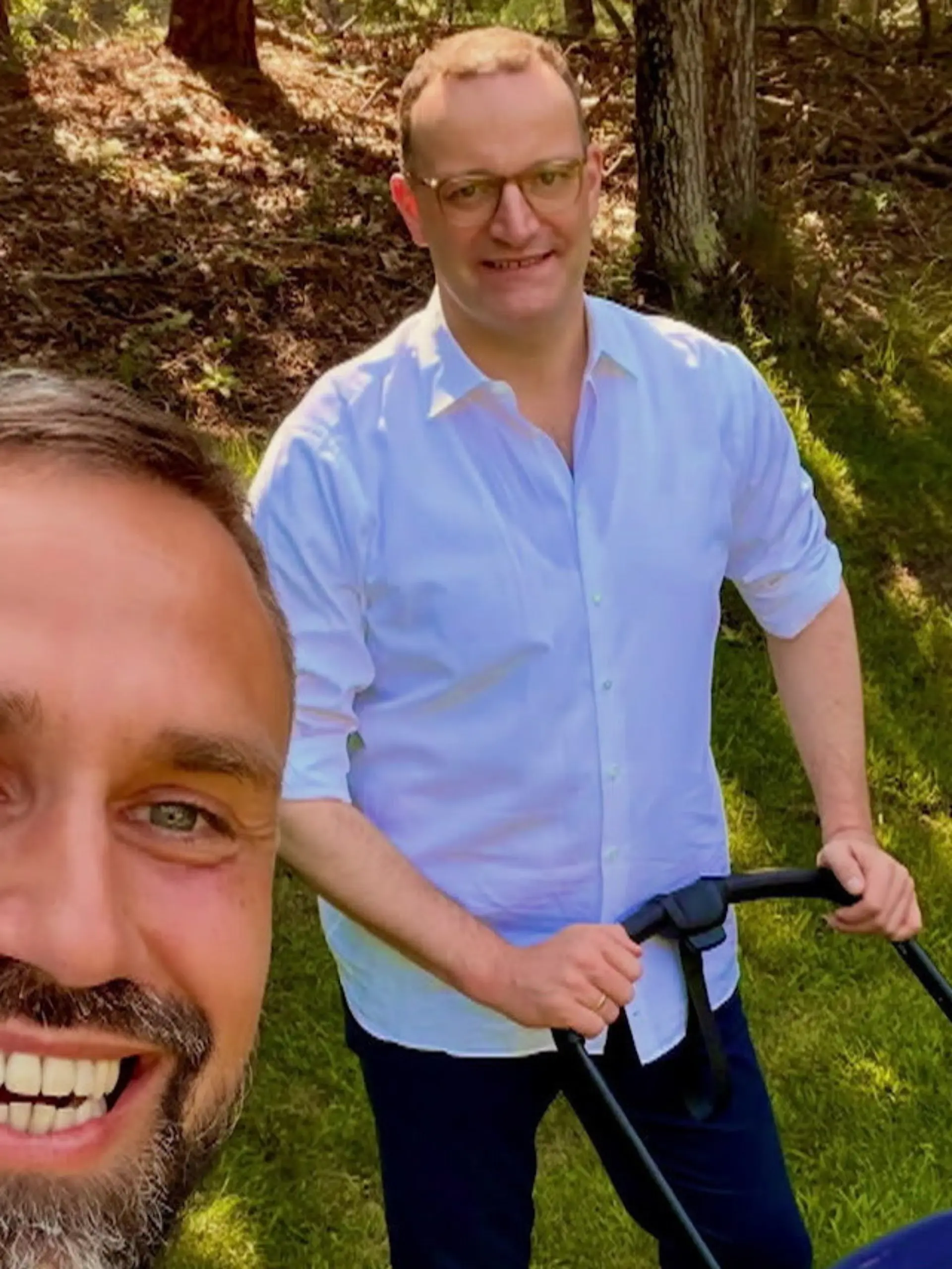 Bild zu: "Baby per Leihmutterschaft! CDU-Politiker Jens Spahn ist Papa geworden"