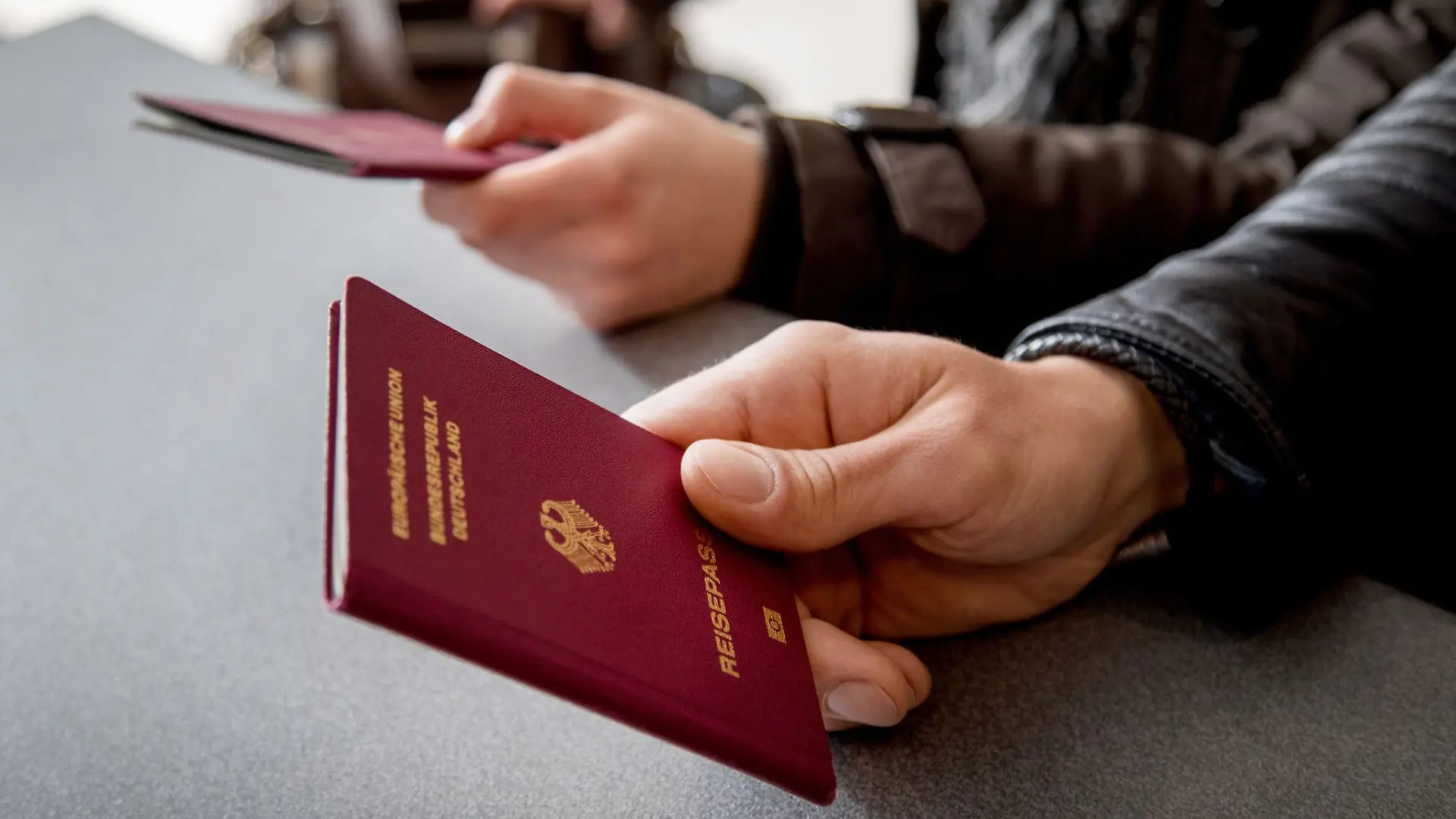 Ohne Reisepass oder Ausweis kann es bei Grenzkontrollen zu großen Problemen kommen.