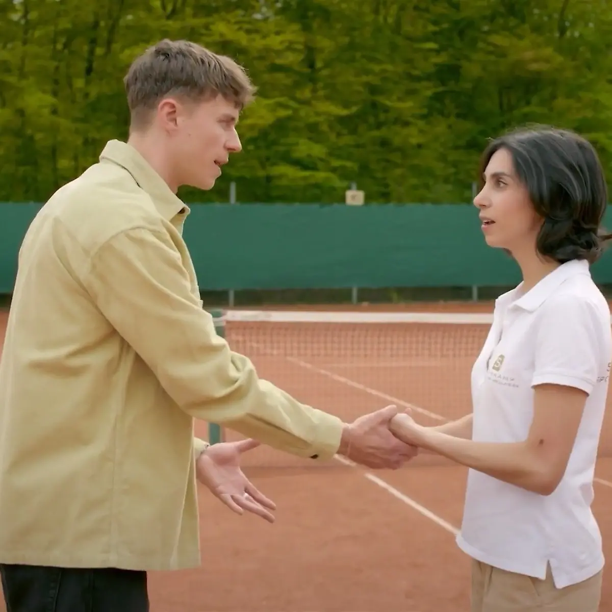 AWZ-Folge vom 30. Juli bei RTL: Elias versichert Leyla, dass zwischen Joana und ihm nichts läuft