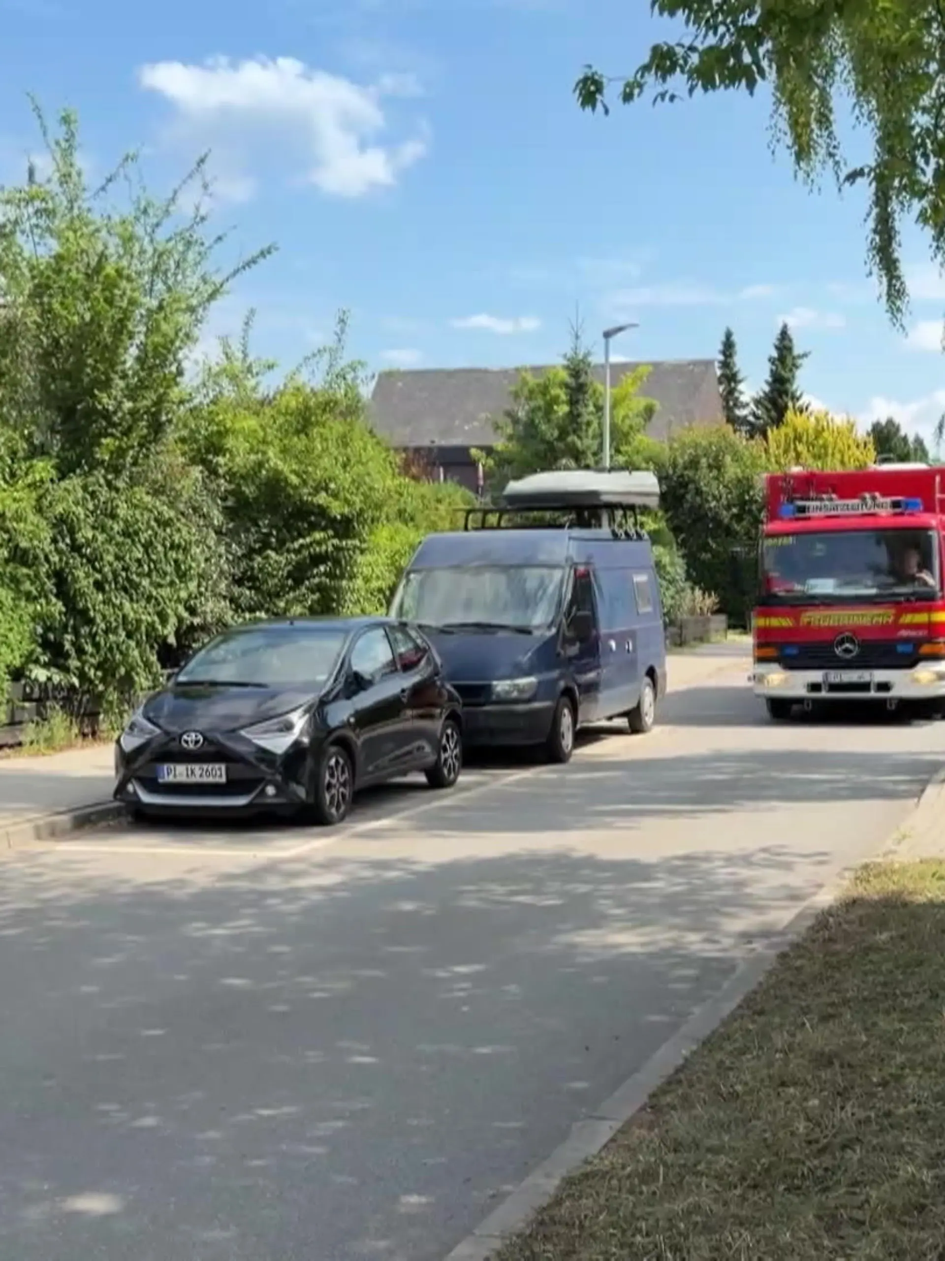 Bild zu: "KI-Foto von Kobra löst Großeinsatz von Polizei und Feuerwehr aus"