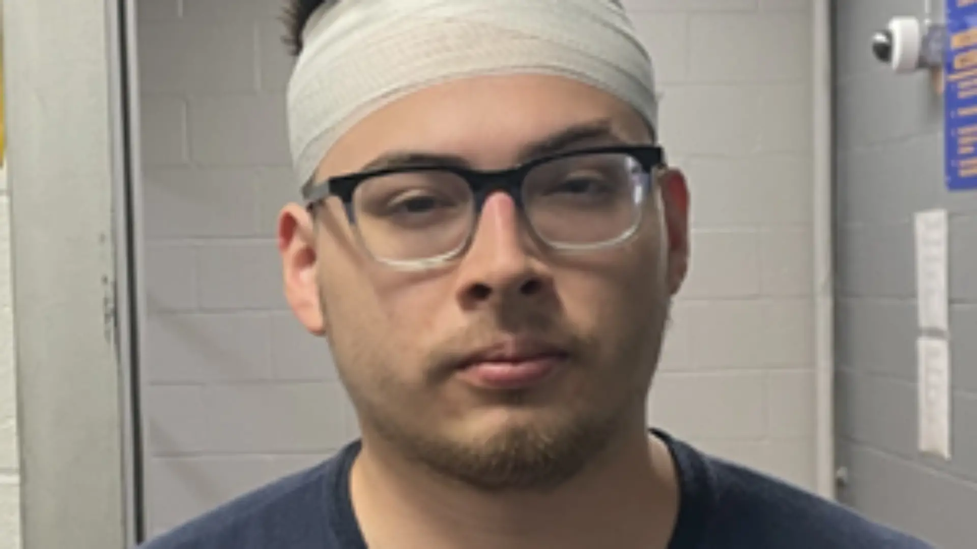 Diesen Mann – Darius Moreno – nahmen Polizeibeamten in der Stadt Southbury fest.