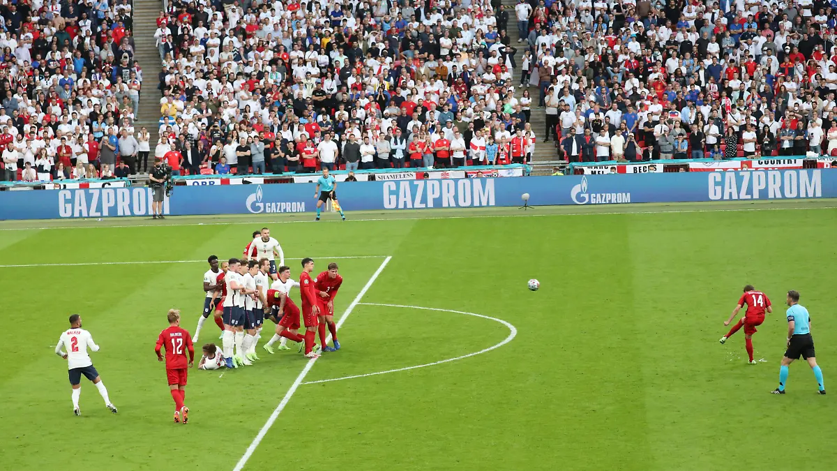 210707 Mikkel Damsgaard of Denmark scores the 0-1 goal during the UEFA EURO, EM, Europameisterschaft,Fussball 2020 Football Championship semi final between England and Denmark on July 7, 2021 in London. Photo: Paul Marriott / BILDBYRAN / Cop 243 bbeng fotboll football soccer fotball landskamp fotbolls-em europamästerskap em uefa euro uefa european football championship euro 2020 semifinal semi-final england danmark jubel *** 210707 Mikkel Damsgaard of Denmark scores the 0 1 goal during the UEFA Euro 2020 Football Championship semi final between England and Denmark on July 7, 2021 in London Photo Paul Marriott BILDBYRAN Cop 243 bbeng fotboll football soccer fotball landskamp fotbolls em europamästerskap em uefa euro uefa european football championship euro 2020 semifinal semi final england denmark jubel, PUBLICATIONxNOTxINxSWExNORxAUT Copyright: PAULxMARRIOTT BB210707ZL011
