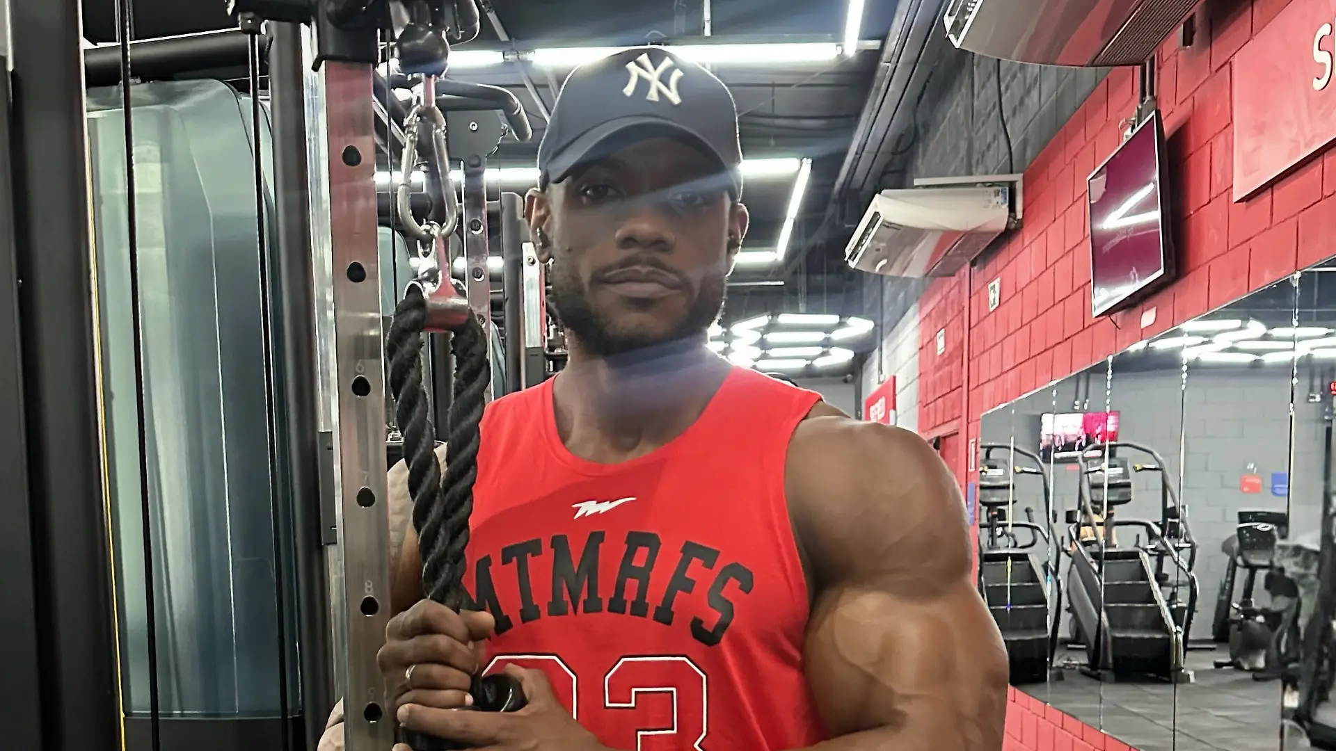 Noch am Montag postete der Bodybuilder Mailson Araújo bei Instagram Fotos aus dem Fitnessstudio. Stunden später ist der 35-Jährige plötzlich tot. Das ist bisher bekannt.