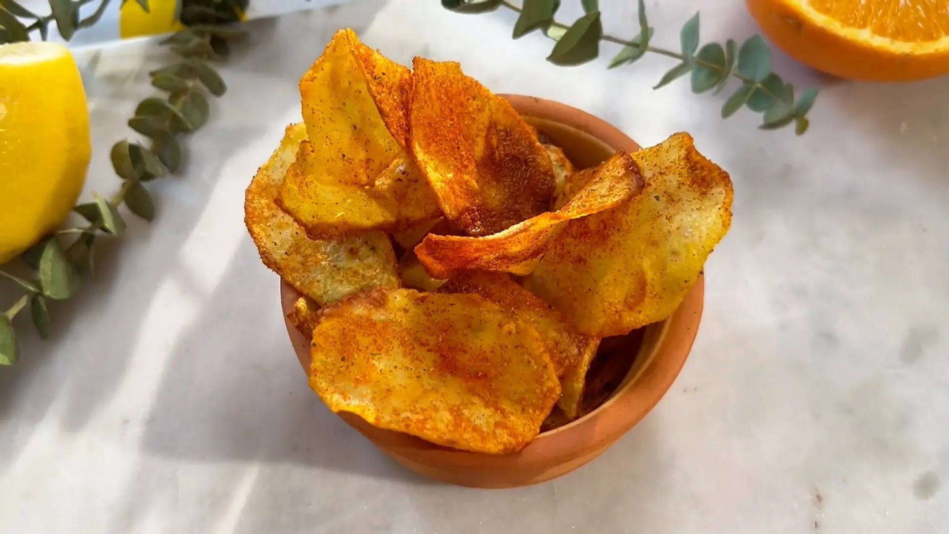 So einfach gehen die Chips aus dem Airfryer Knusprig und fettarm