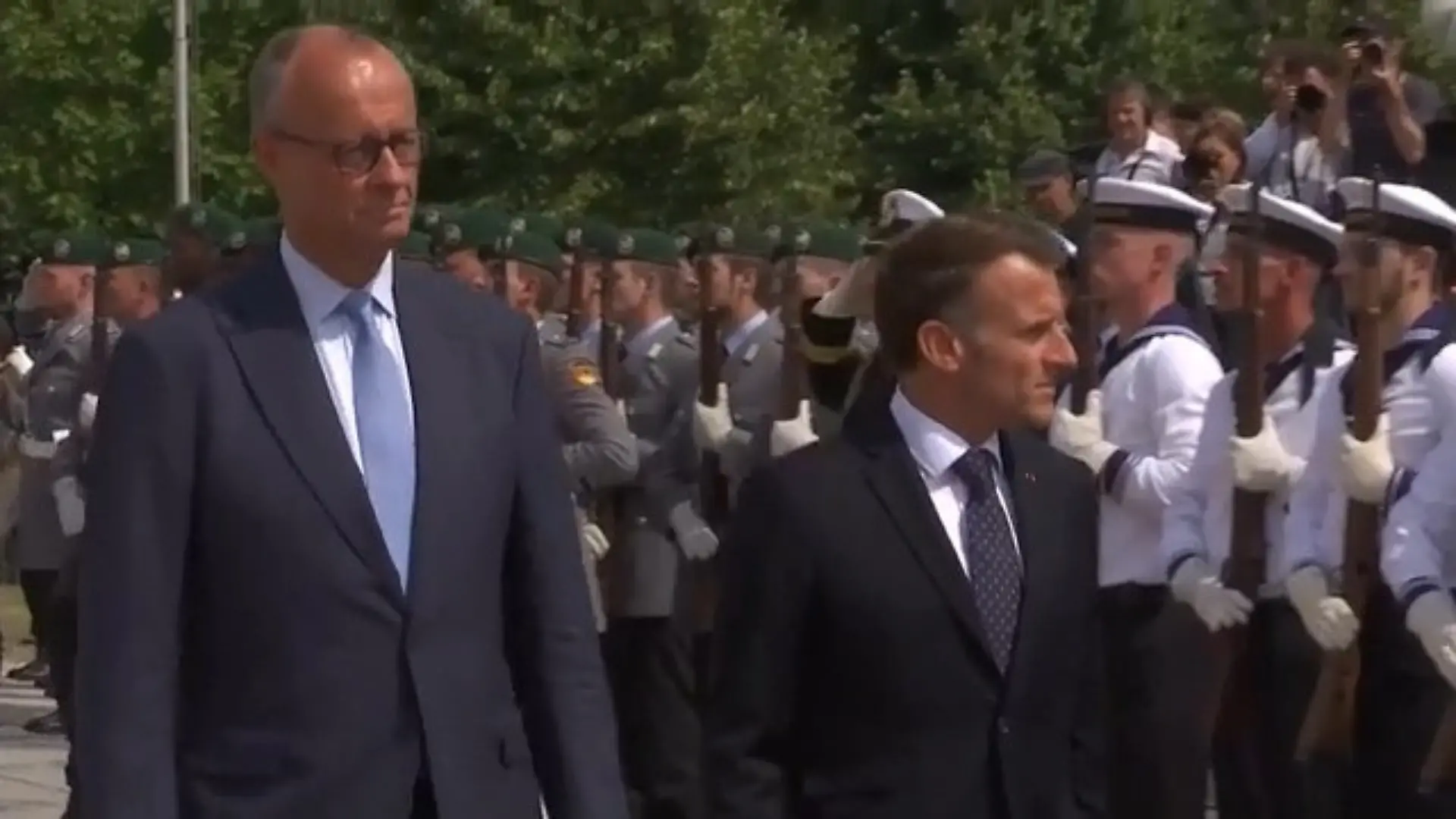 Deutschland und Frankreich wollen bei Sicherheit und Verteidigung enger zusammenarbeiten Ministerrat auf Schloss Augustusburg in Brühl