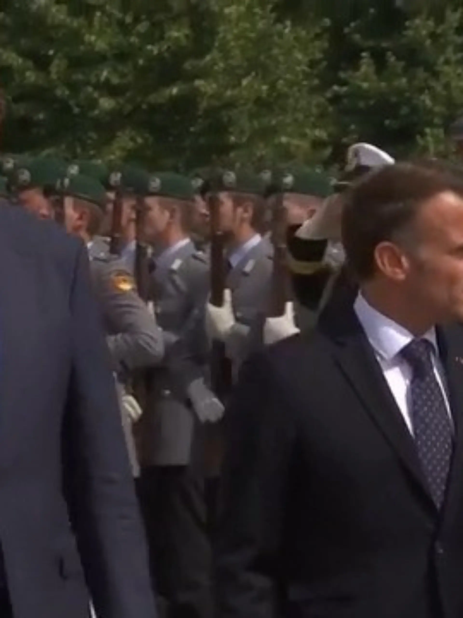 Bild zu: "Deutschland und Frankreich wollen bei Sicherheit und Verteidigung enger zusammenarbeiten"