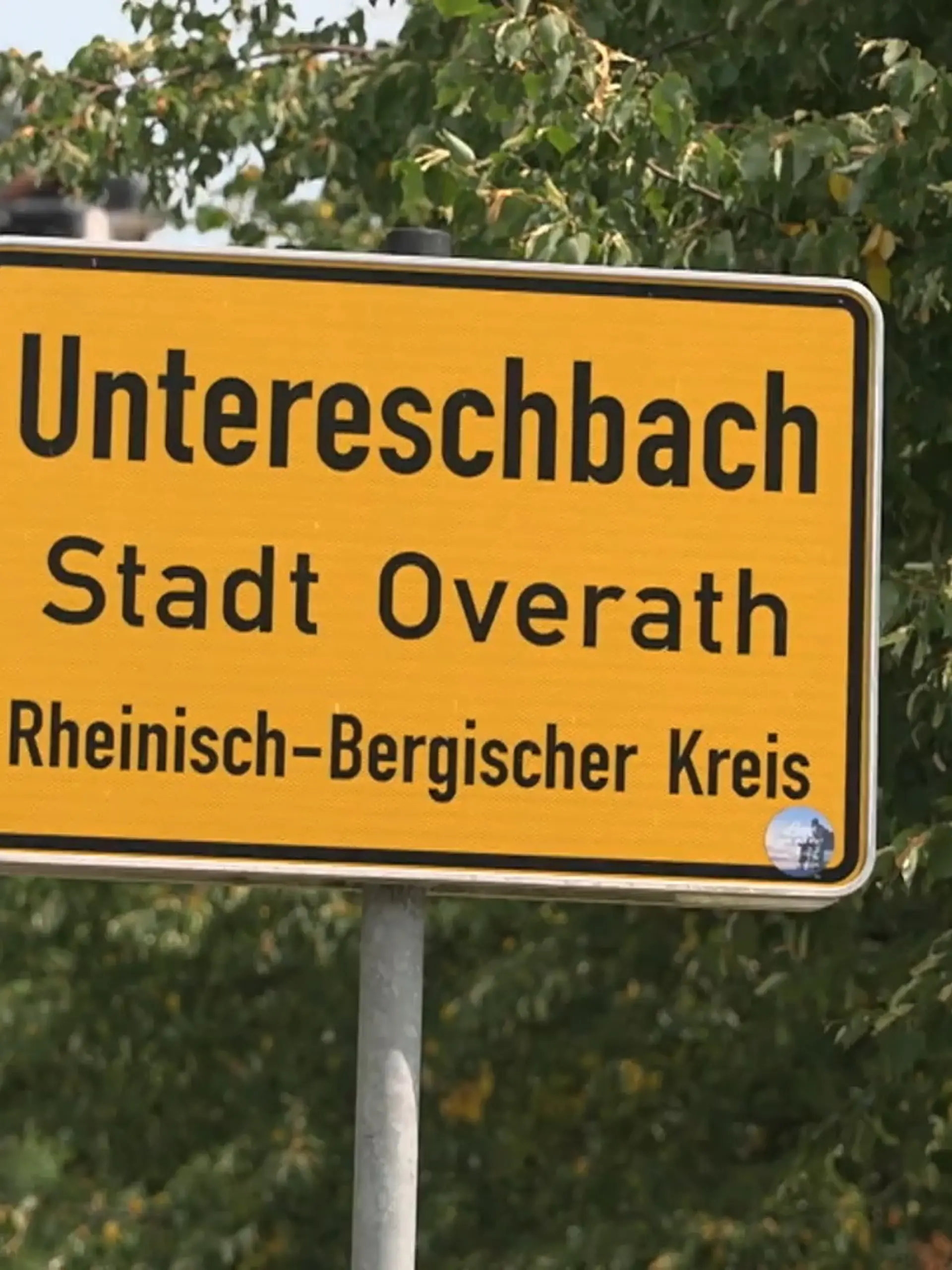 Bild zu: "Explosion vor Polizeiwache in Overath – Anwohner aus dem Schlaf gerissen"