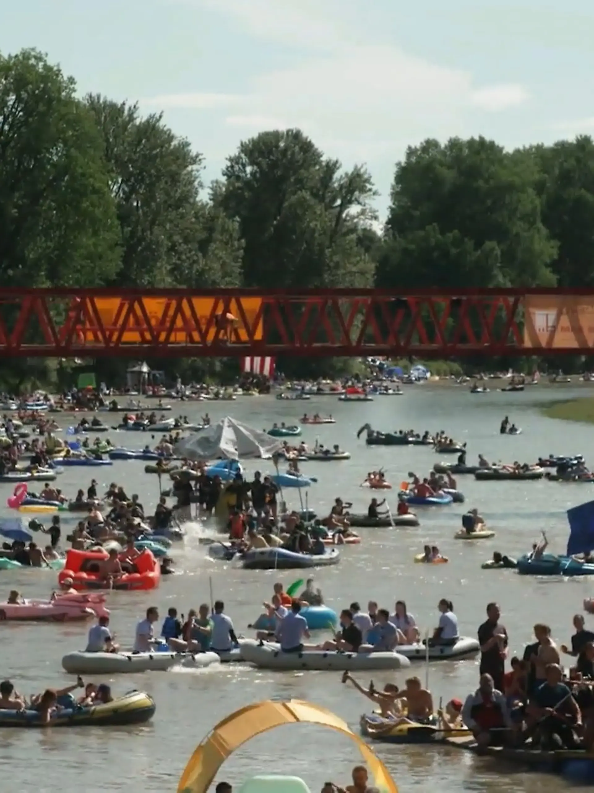 Bild zu: "Das feuchteste Volksfest Deutschlands"