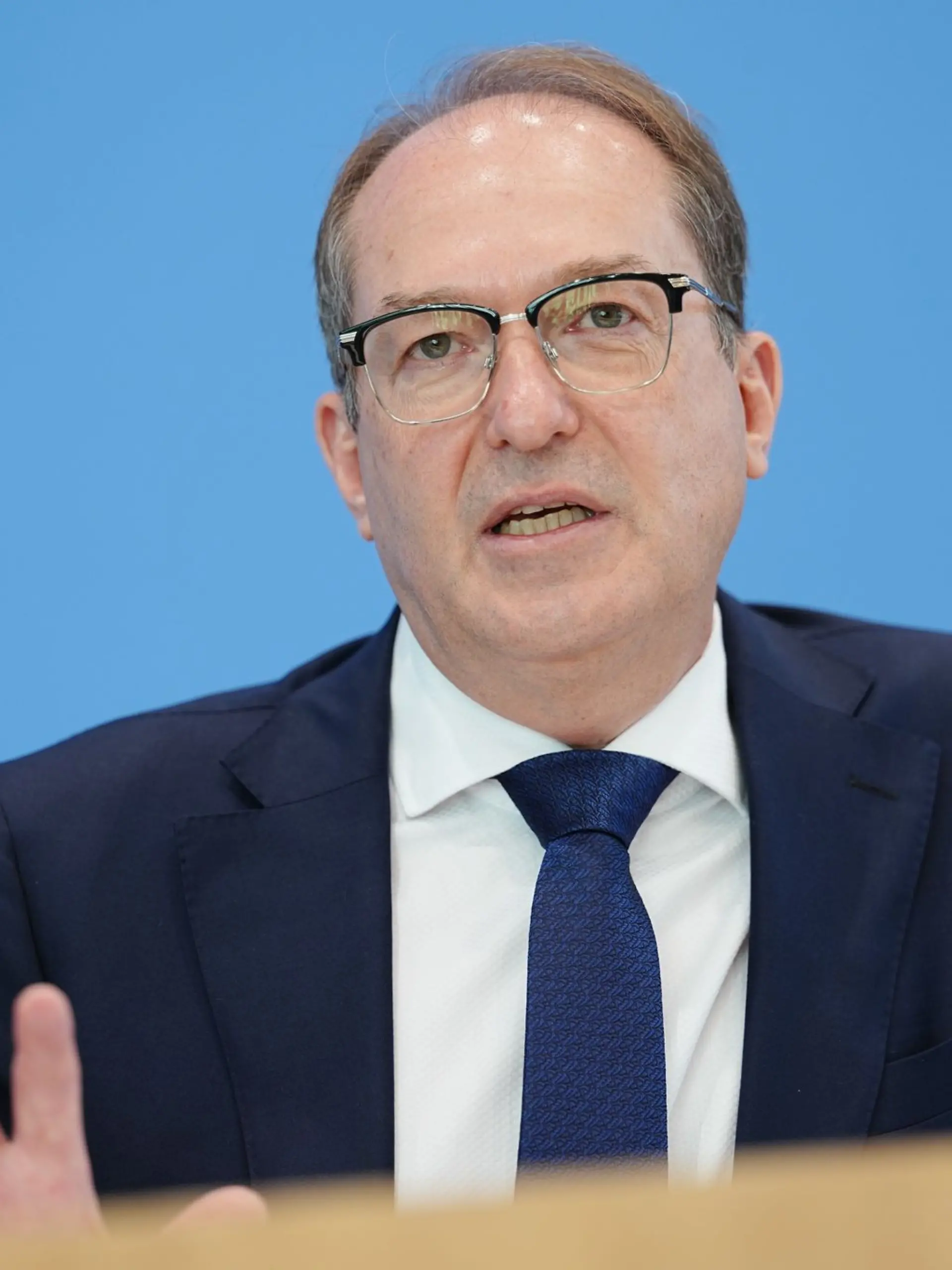 Bild zu: "Dobrindt warnt vor Anschlagsrisiko in Deutschland"