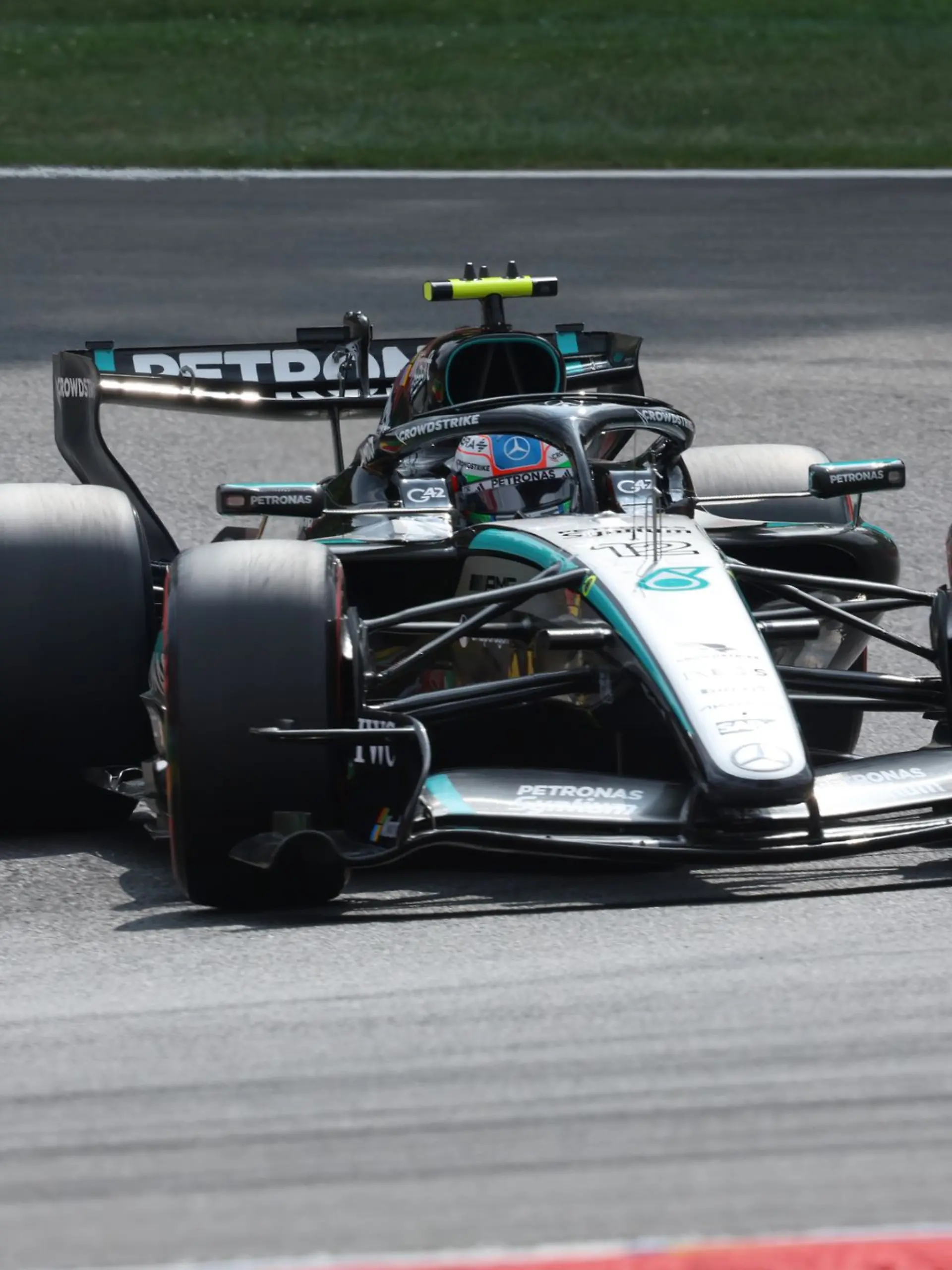 Bild zu: "Antonelli holt sich nächste Pole Position vor Verstappen"