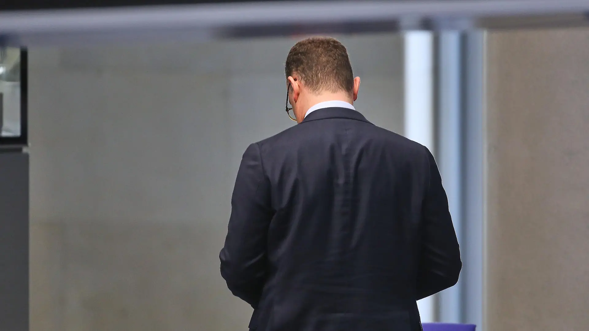 Berlin, Deutschland: Deutscher Bundestag: 80. Bundestagssitzung: Jens Spahn, CDU