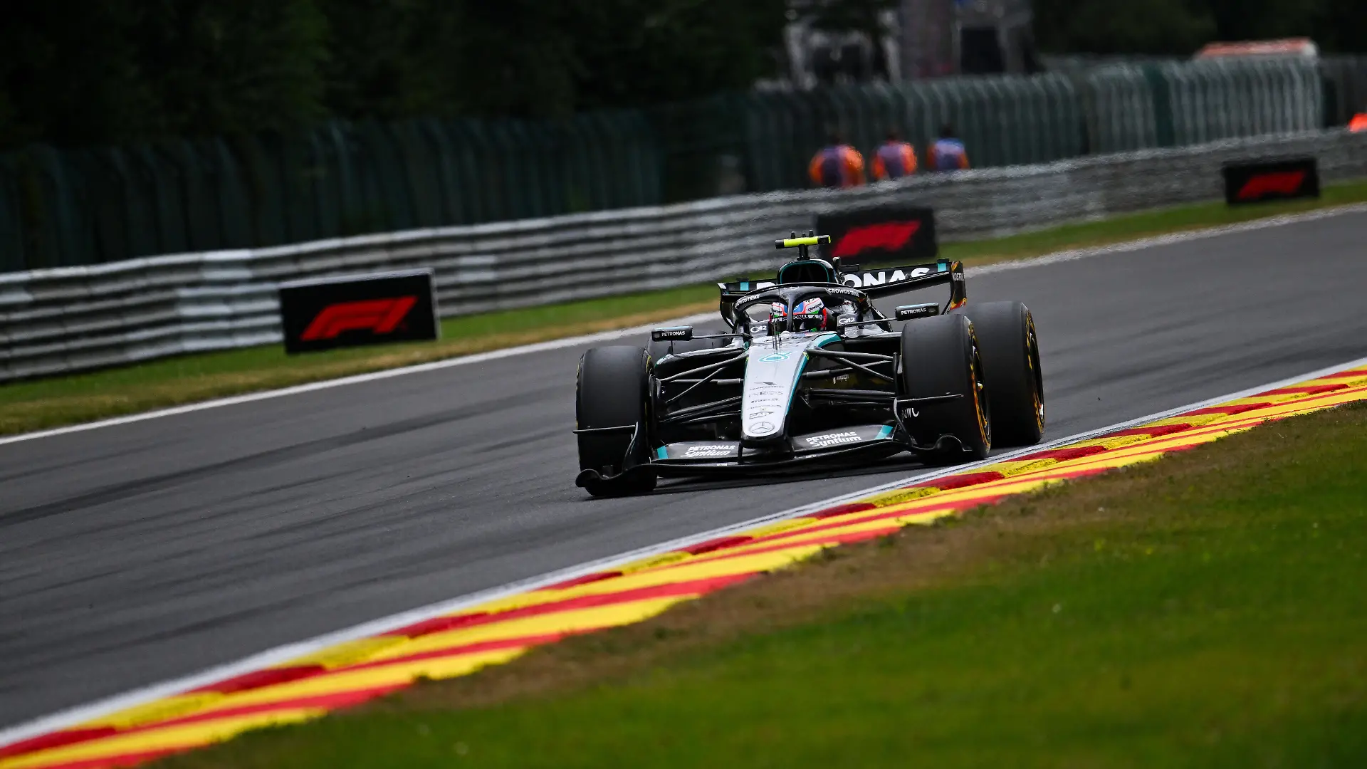 F1 - BELGIAN GRAND PRIX 2026 12 KIMI ANTONELLI Andrea ita, Mercedes AMG F1 Team W17, action during the Formula 1 Belgian Grand Prix 2026, 10th round of the 2026 Formula One World Championship, WM, Weltmeisterschaft from July 17 to 19, 2026 on the Circuit de Spa-Francorchamps, in Stavelot, Belgium - PUBLICATIONxNOTxINxFRAxBEL Copyright: xALBERTOxVIMERCATIx