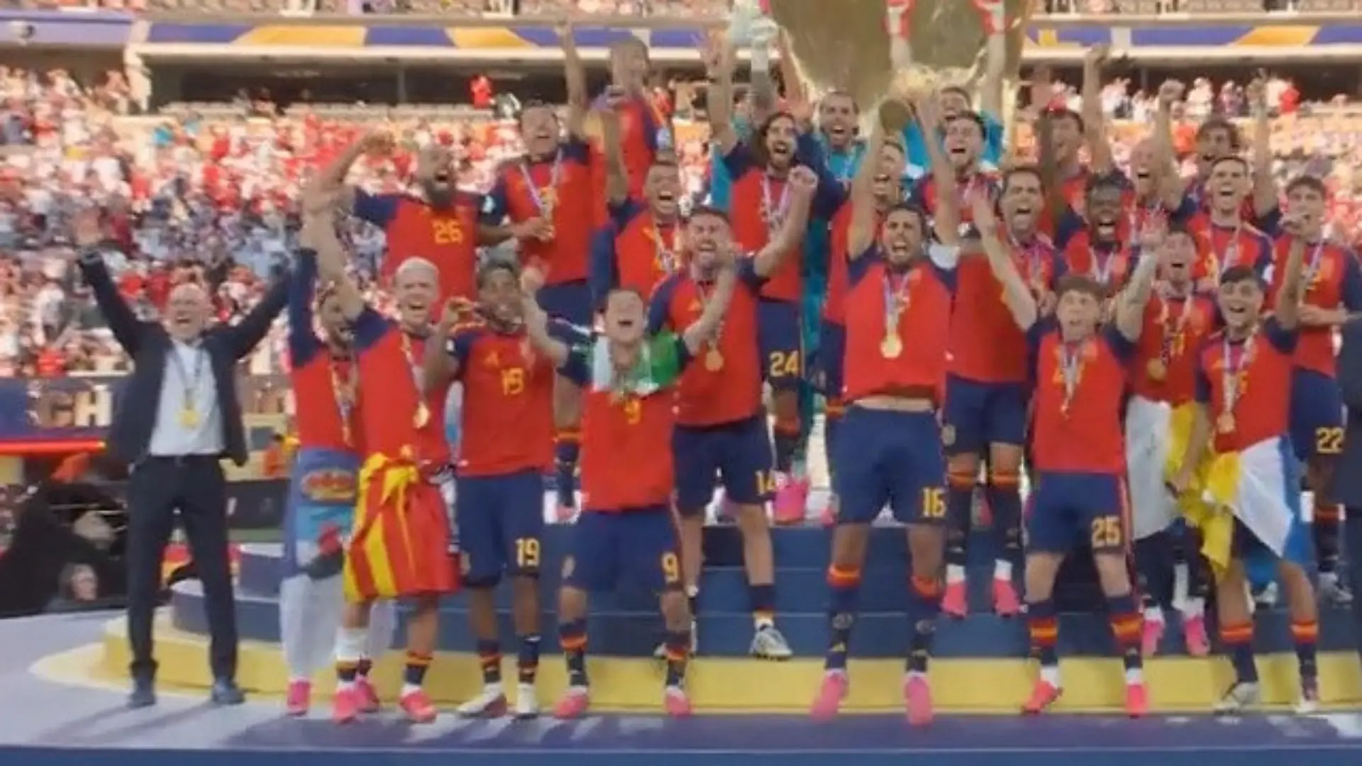 Spanien zum zweiten Mal Weltmeister – HIER gibt's die Highlights Messi entthront