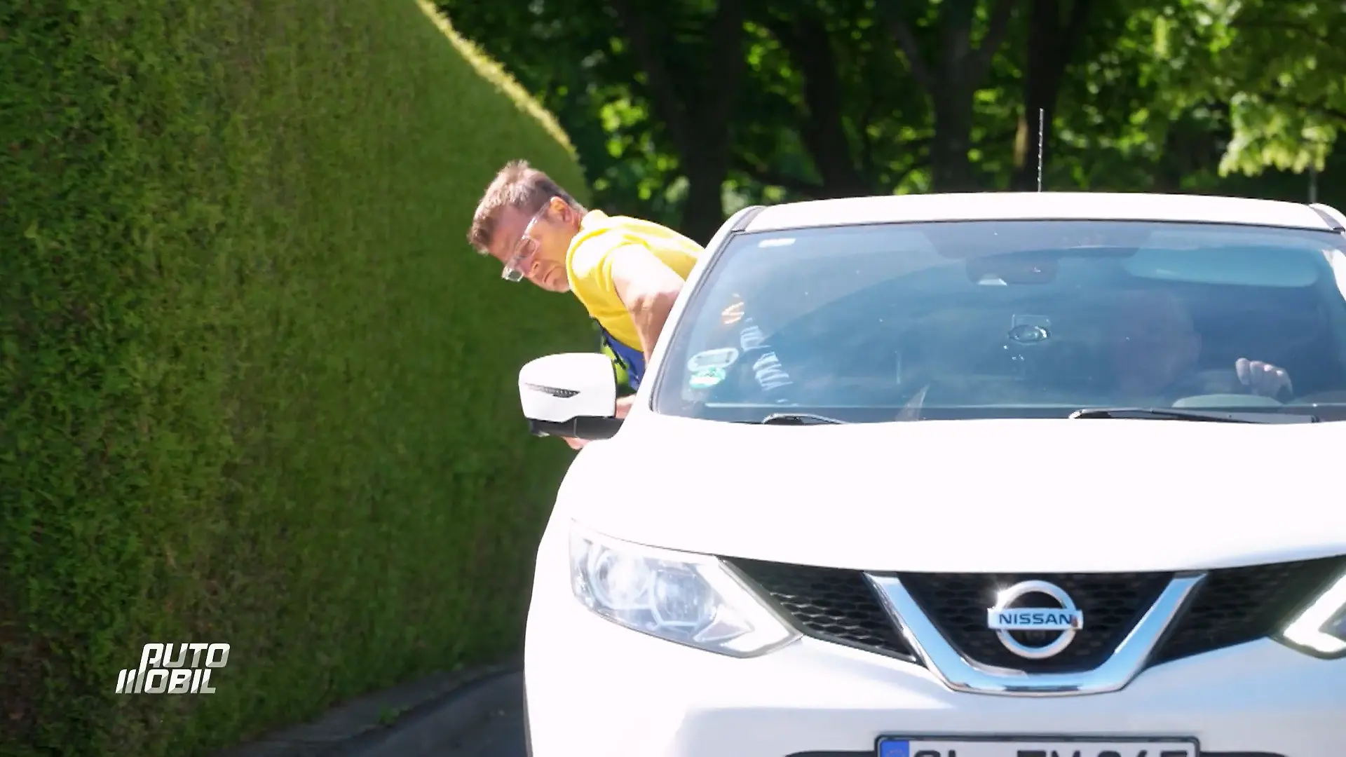 Die Autodoktoren jagen ein hartnäckiges Geräusch Klappern ohne klare Ursache