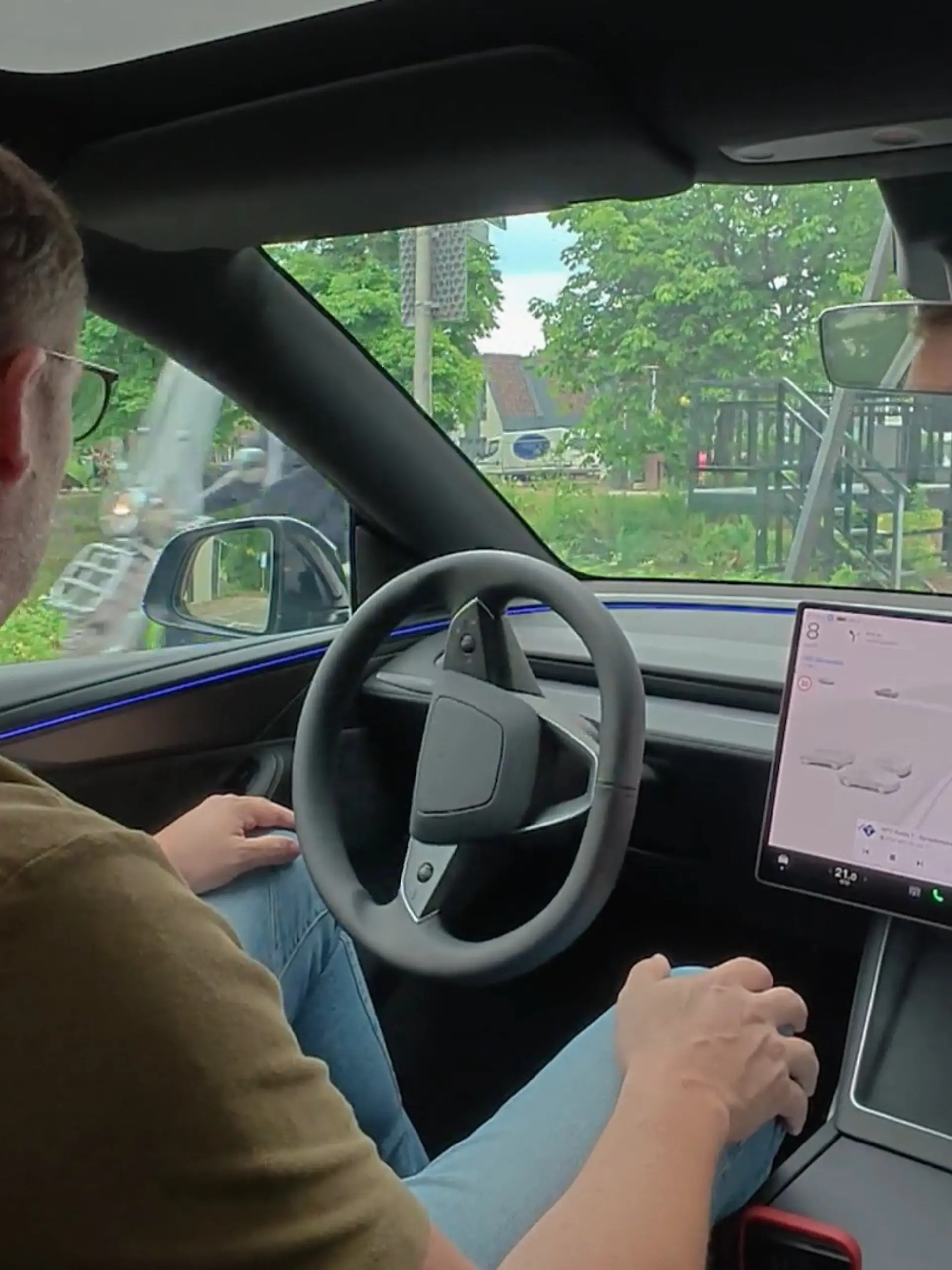 Bild zu: "Besteht Teslas Full Self-Driving den Amsterdam-Test?"