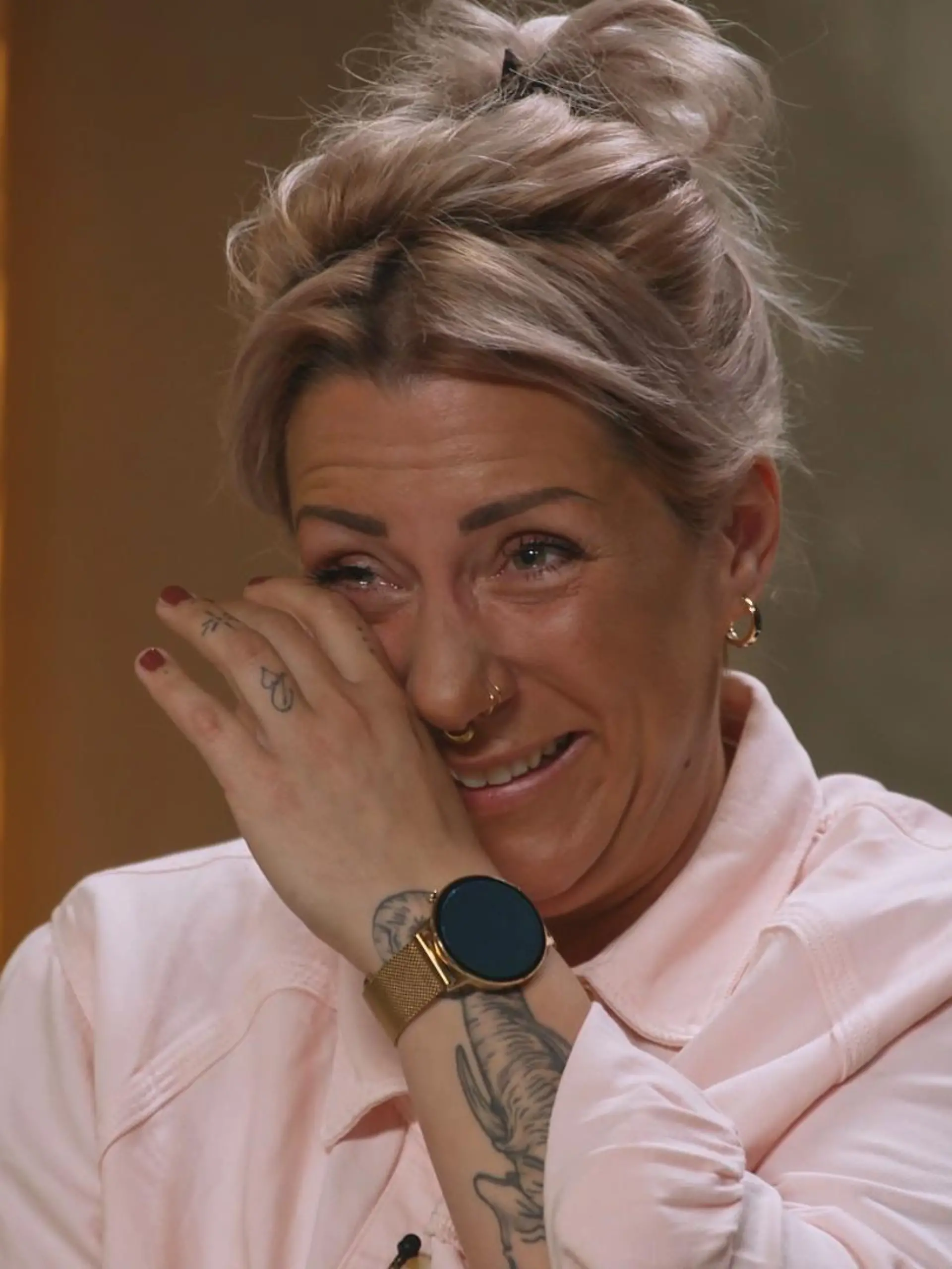 Jysk Mitarbeiterin Jacky wird bei „Undercover Boss” emotional.