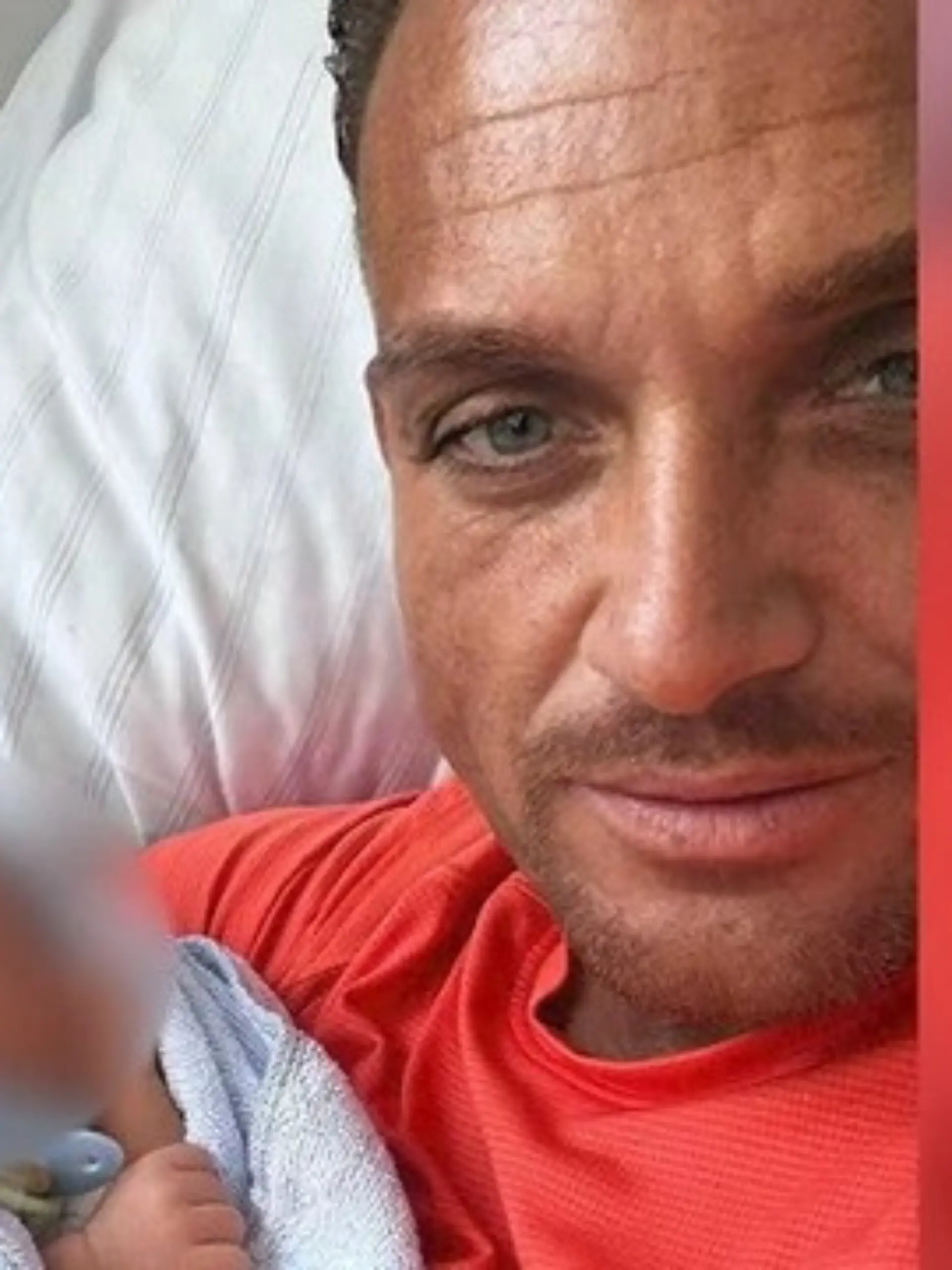 Bild zu: "Menowin Fröhlich zeigt erstmals seine Tochter Mavie Soleyn – so emotional ist das erste Babyfoto"