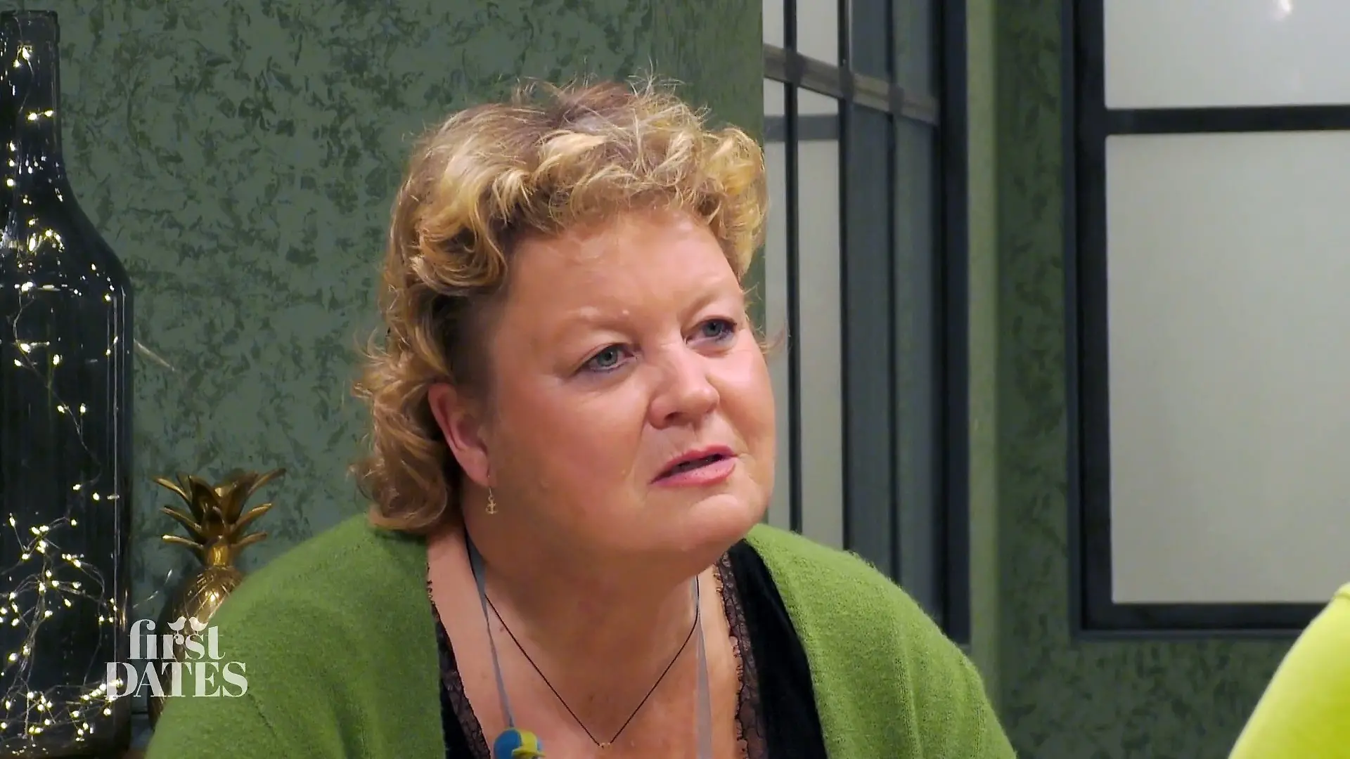 Eva ist von Bernds Art angetan Interessiert