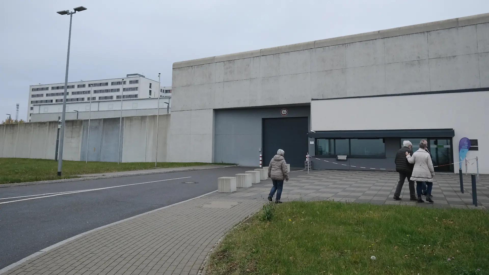 Die Justizvollzugsanstalt Chemnitz. In der Haftanstalt für Frauen aus Sachsen und Thüringen konnten Interessierte beim Tag der offenen Tür einen Blick hinter „Schwedische Gardinen“ werfen.