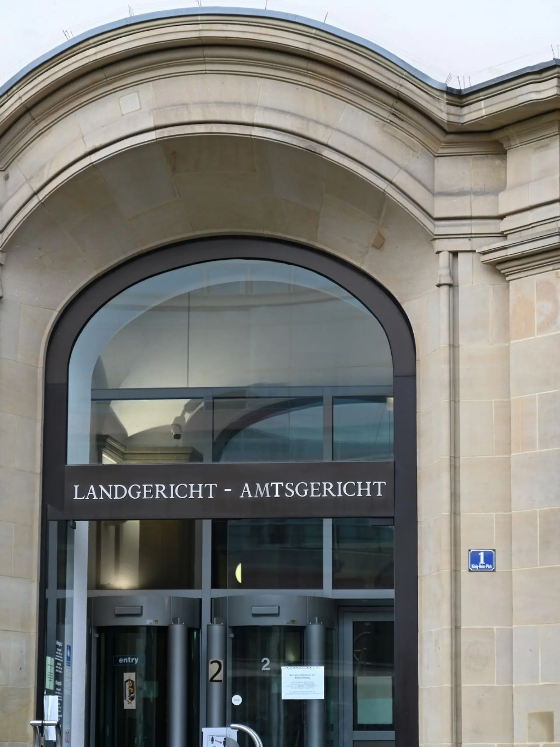 Bild zu: "Jugendpsychiatrie-Chefarzt soll Patientinnen jahrelang missbraucht haben!"