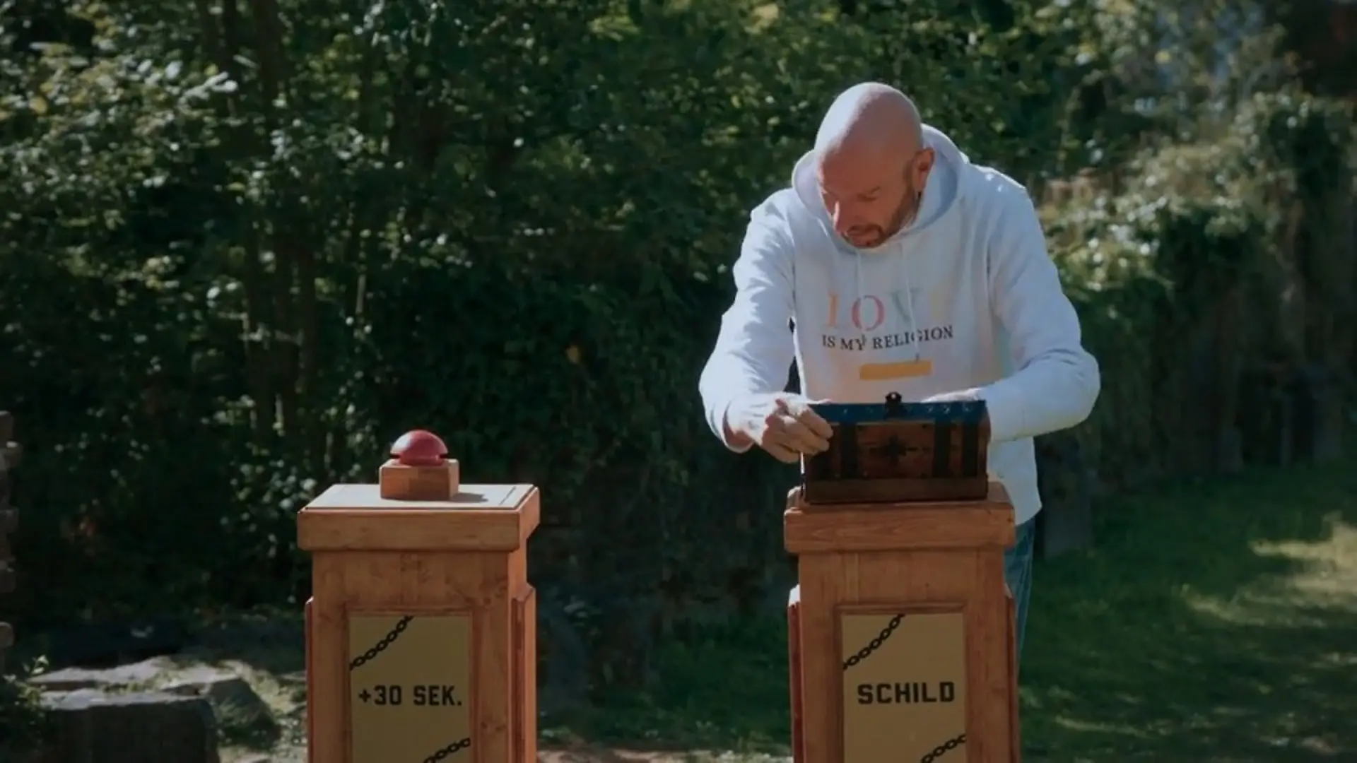 Ralph Morgenstern hintergeht seine Mitspieler „Es bleibt unter uns.”