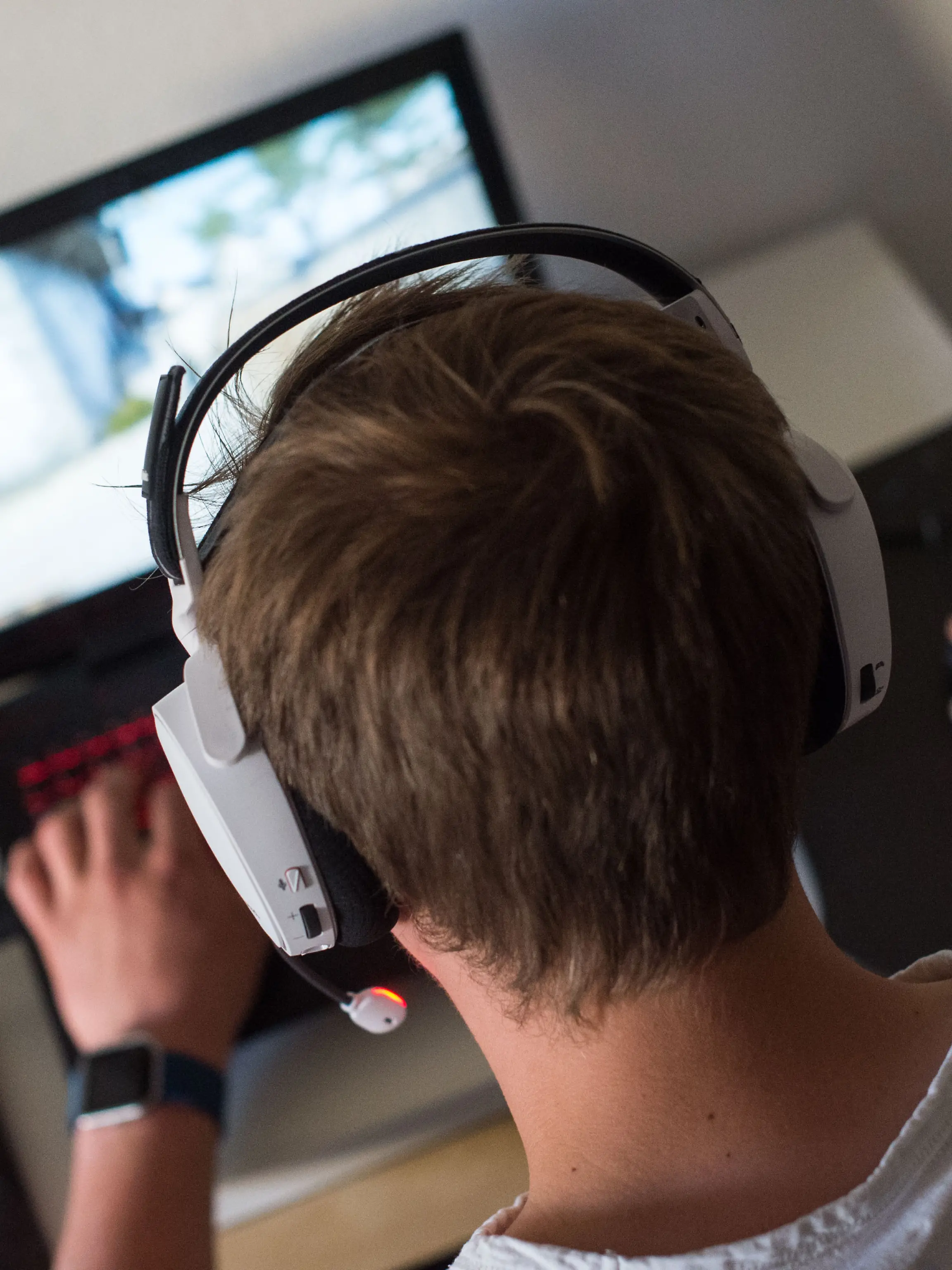 Ein Schüler soll sich im Netz radikalisiert und einen Terroranschlag auf eine Kirche geplant haben 