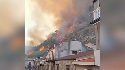Bild von Waldbrände auf Sizilien! Flammen erreichen Dörfer – Anwohner müssen fliehen