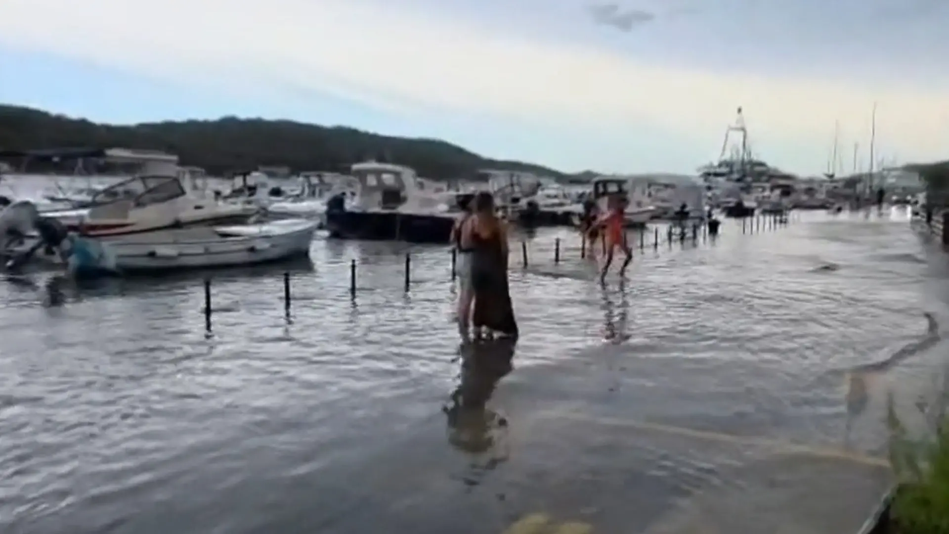 Hochwasser schockt Touristen! Seltenes Naturphänomen überflutet Urlaubsregion Meteotsunami überrascht Kroatien