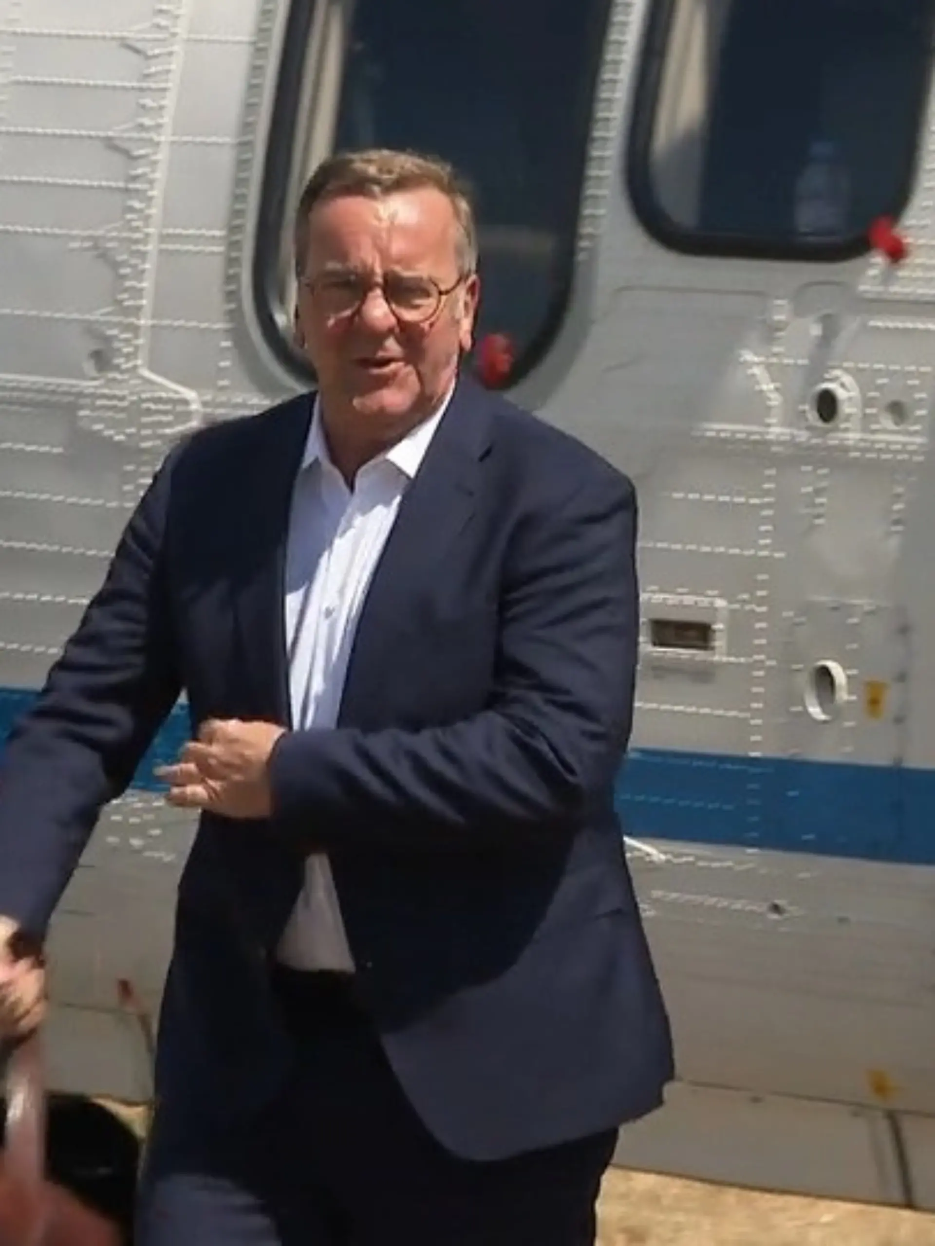 Bild zu: "Pistorius besucht Bundeswehr in Unna"