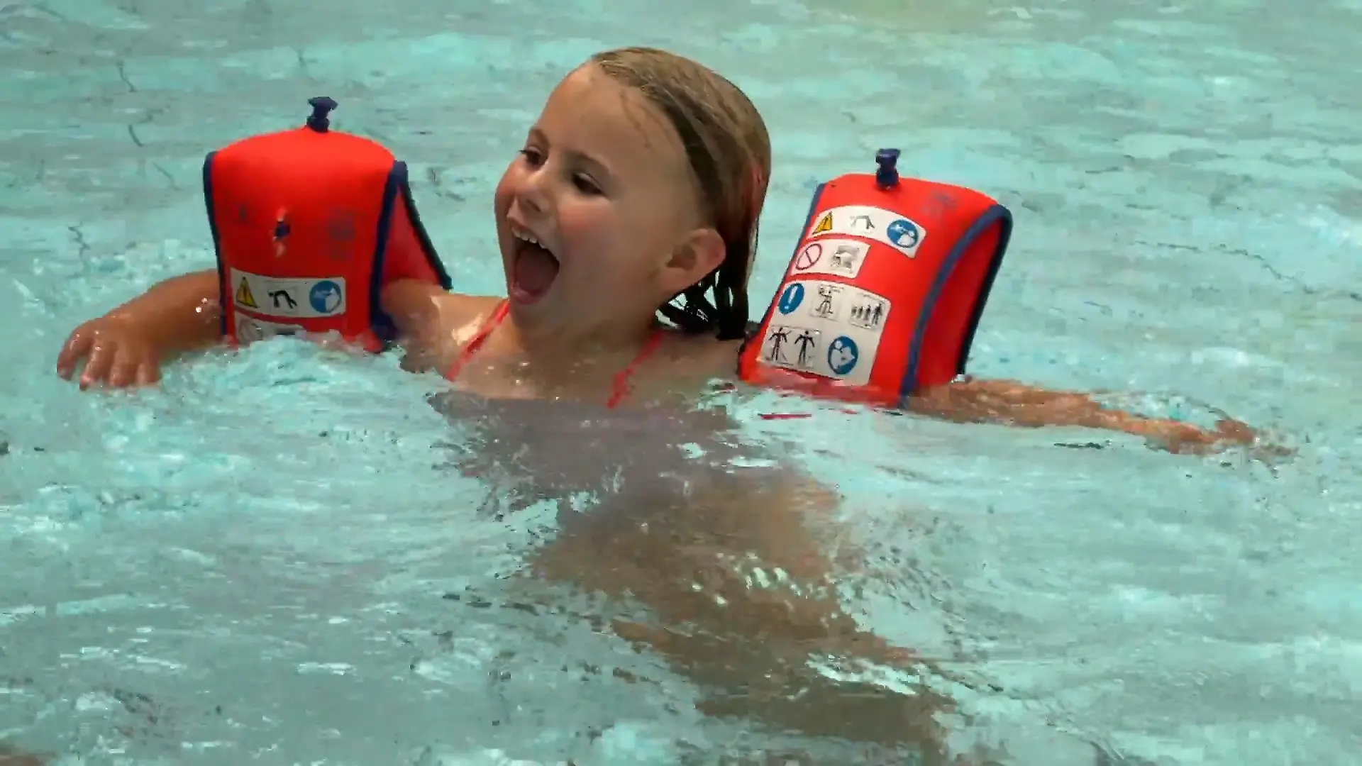 Schwimmbad in Stadthagen greift mit neuer Regel durch Keine Schwimmflügel, kein Eintritt
