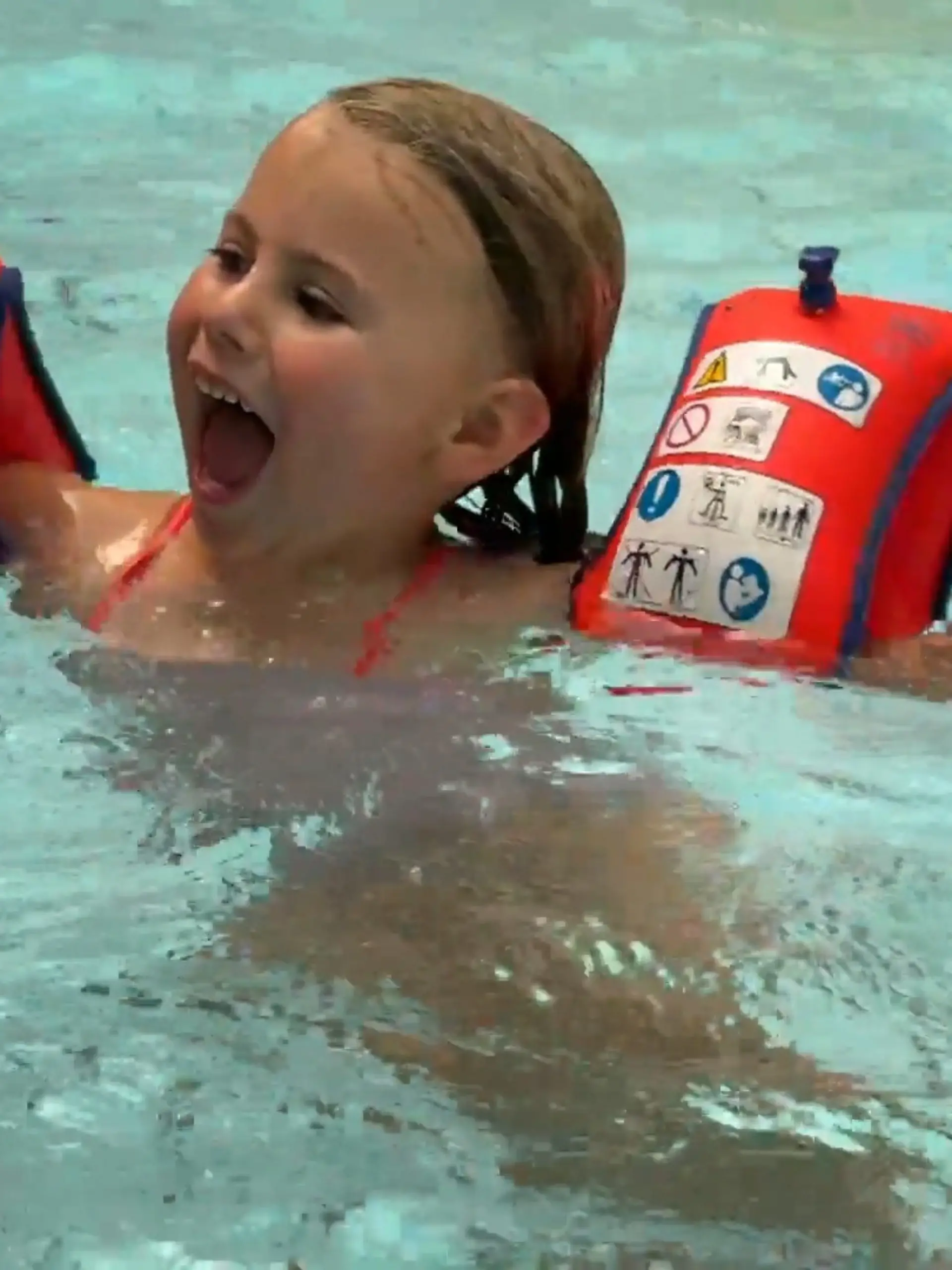 Bild zu: "Schwimmbad in Stadthagen greift mit neuer Regel durch"