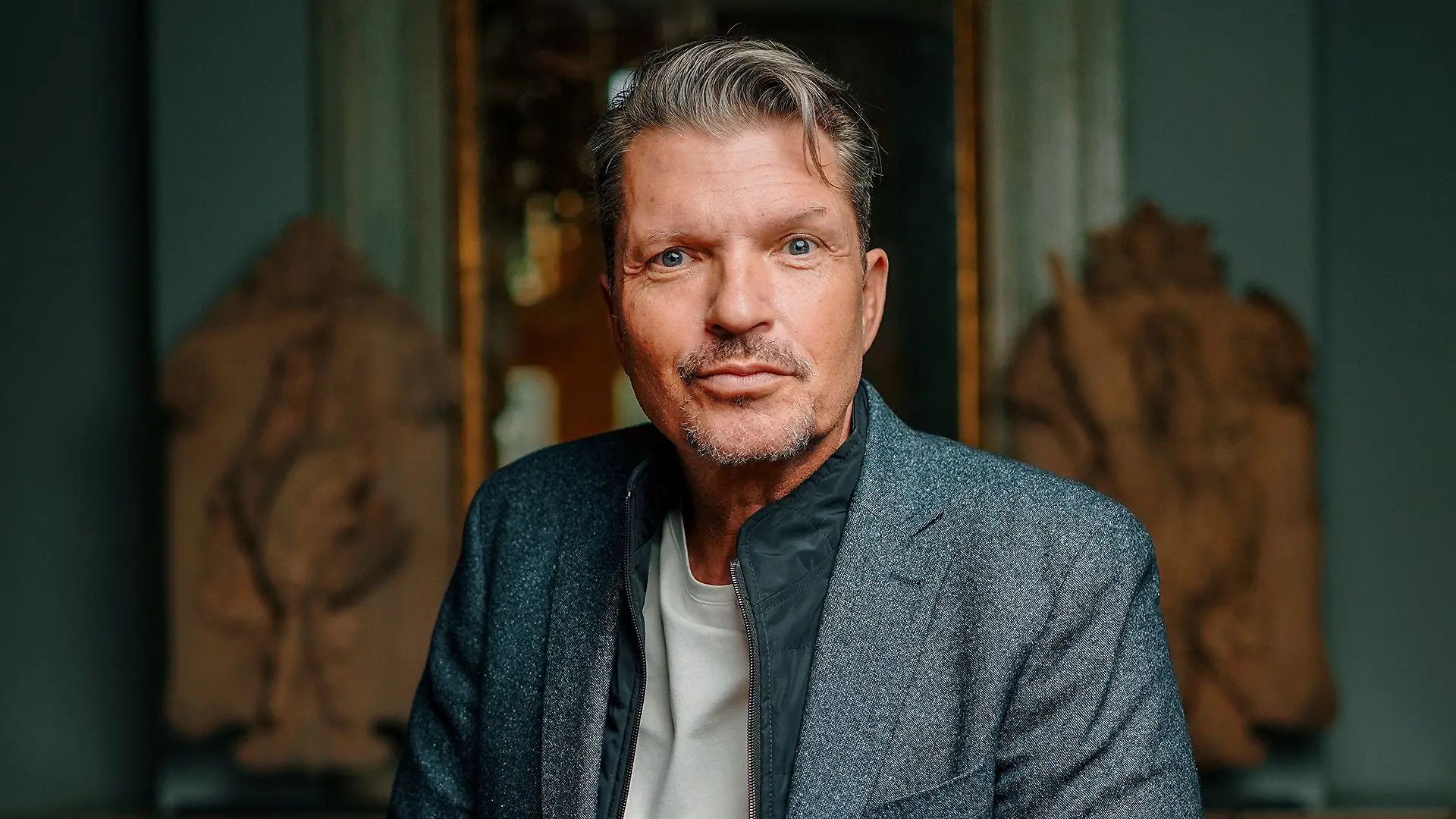 Nach Dschungel-Drama wagt er neuen Versuch: Bei "Die Verräter" will Hardy Krüger Junior ein neues Spiel spielen