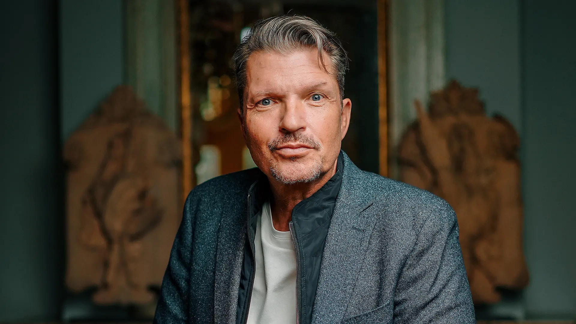 Nach Dschungel-Drama wagt er neuen Versuch: Bei "Die Verräter" will Hardy Krüger Junior ein neues Spiel spielen