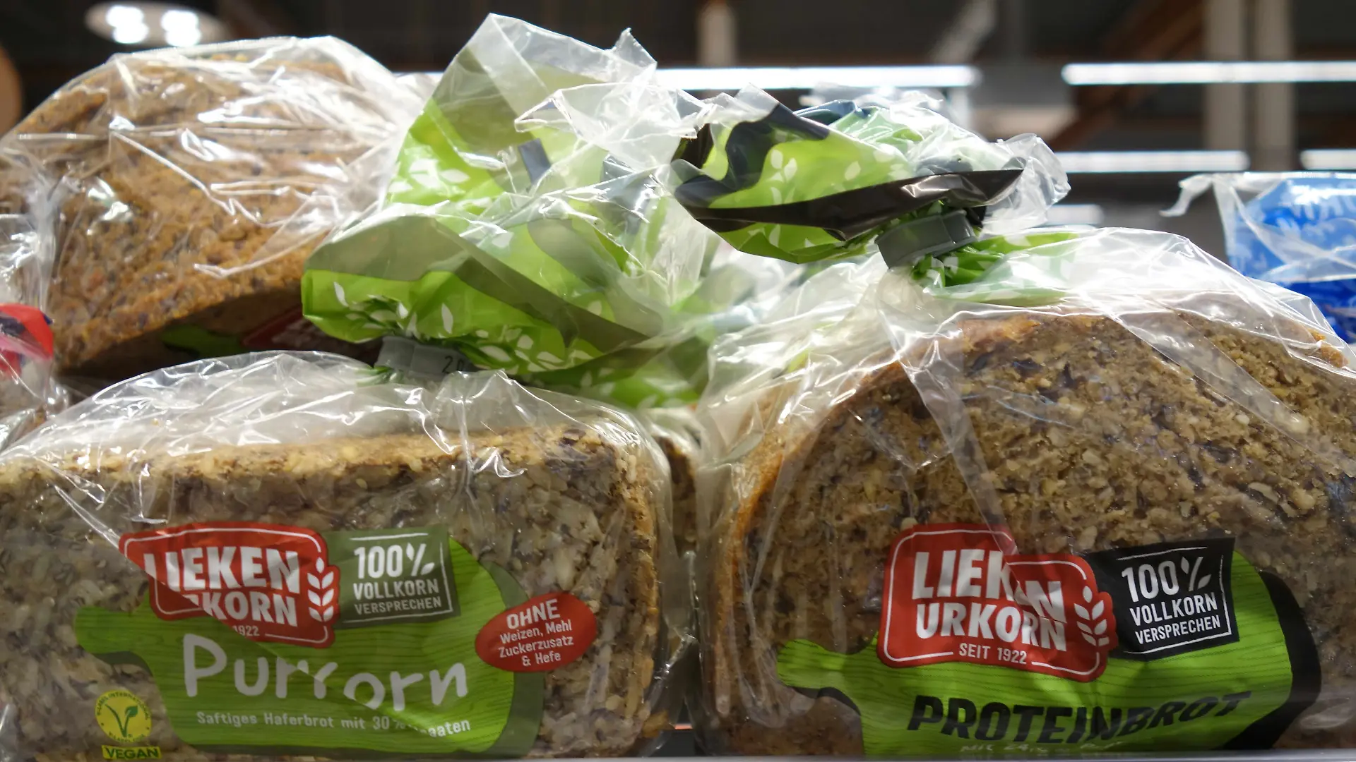 Brot der Handelsmarke Lieken Urkorn im Supermarktregal, Feature, Symbolfoto, Randmotiv, Der Brot- und Backwarenhersteller LIEKEN hat die Schliessung seines Werks in Essen bekanntgegeben, Essen, 13.06.2026.