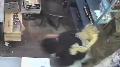 Bild von Drama im Schnapsladen! Leopard springt über Theke – und attackiert Verkäufer