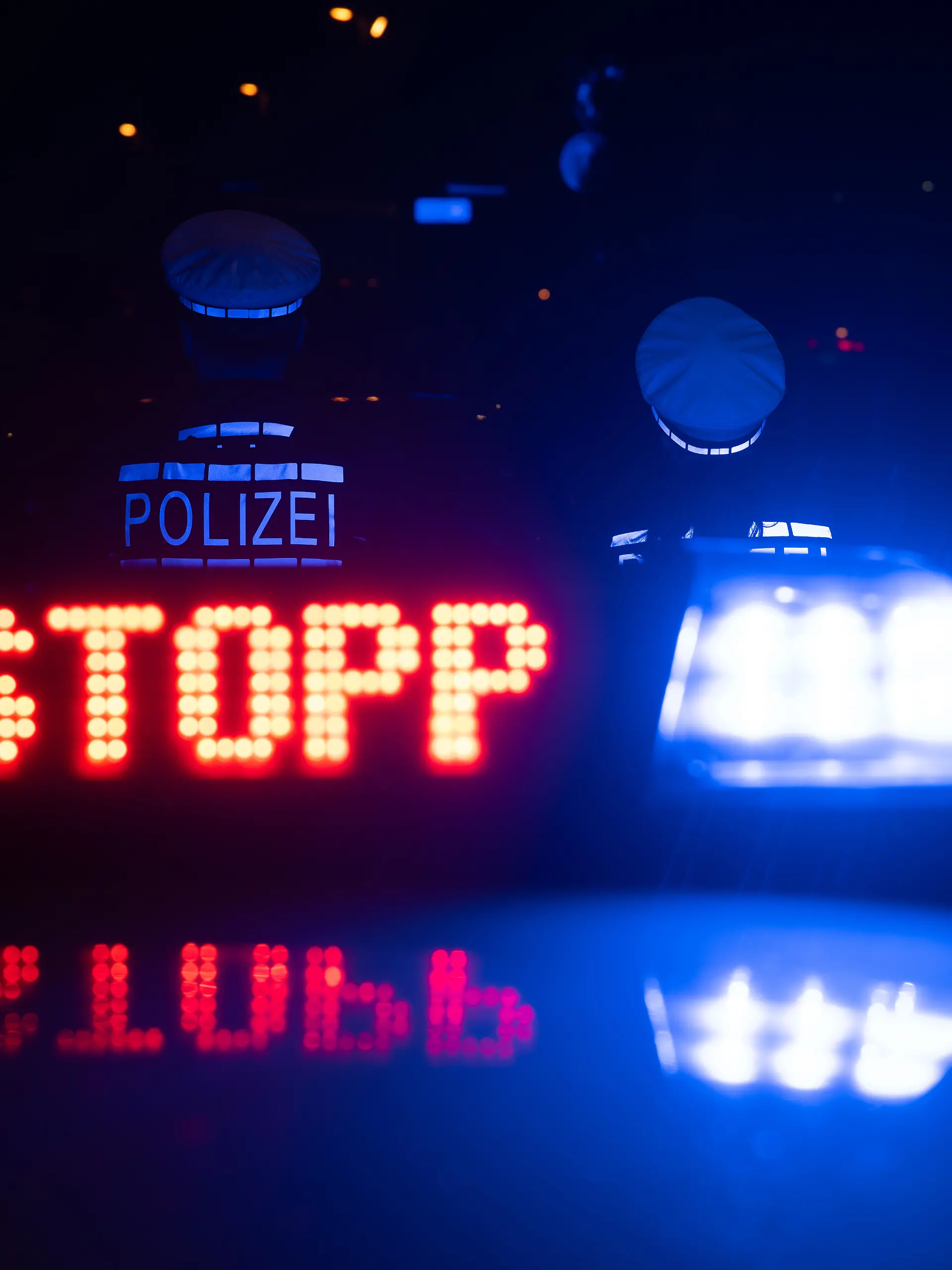 Die Polizei verfolgte ein Paar, das nachts Sex in einem Schnellrestaurant hatte