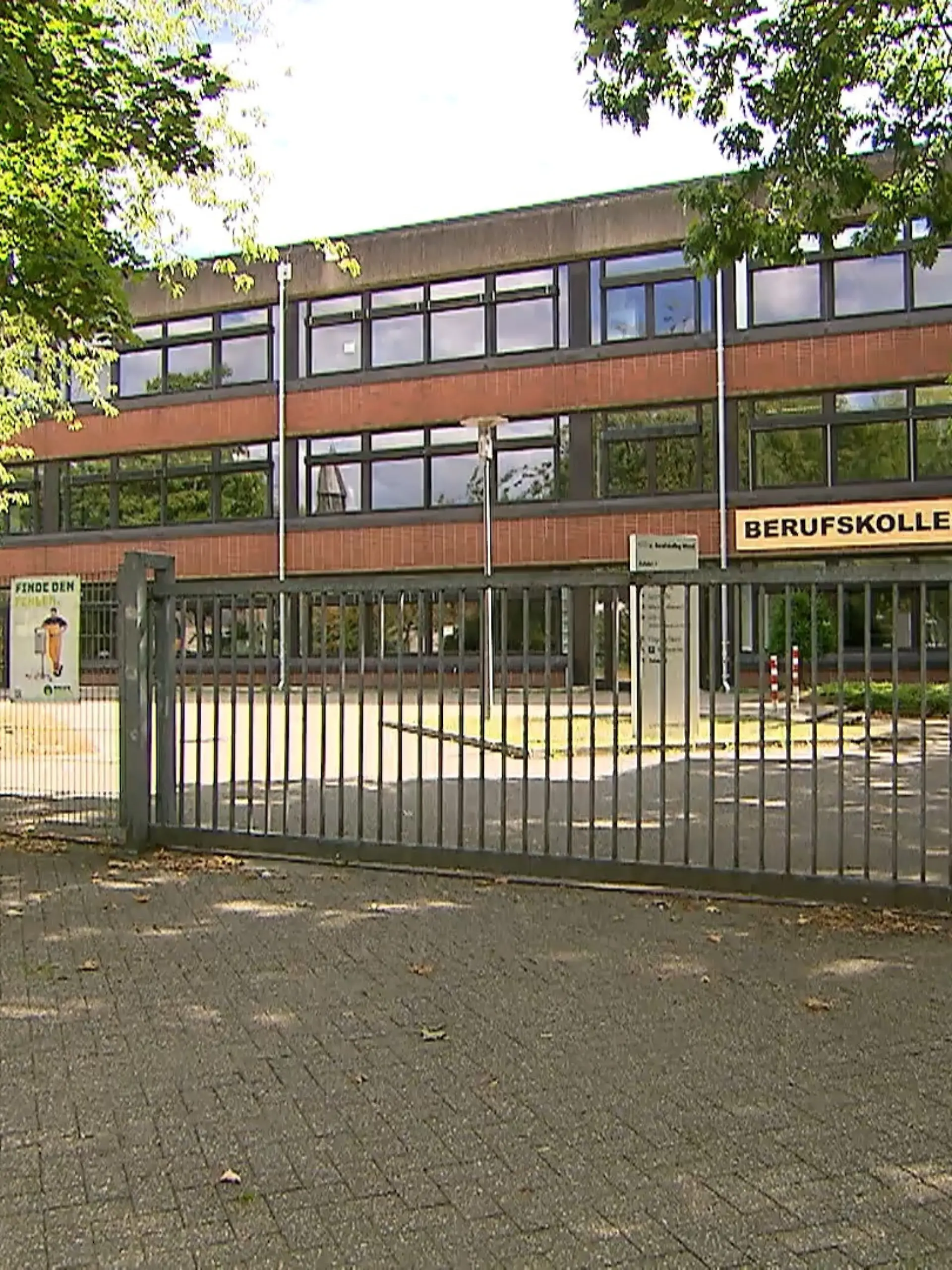 Bild zu: "Lehrerin 17 Jahre krankgeschrieben"