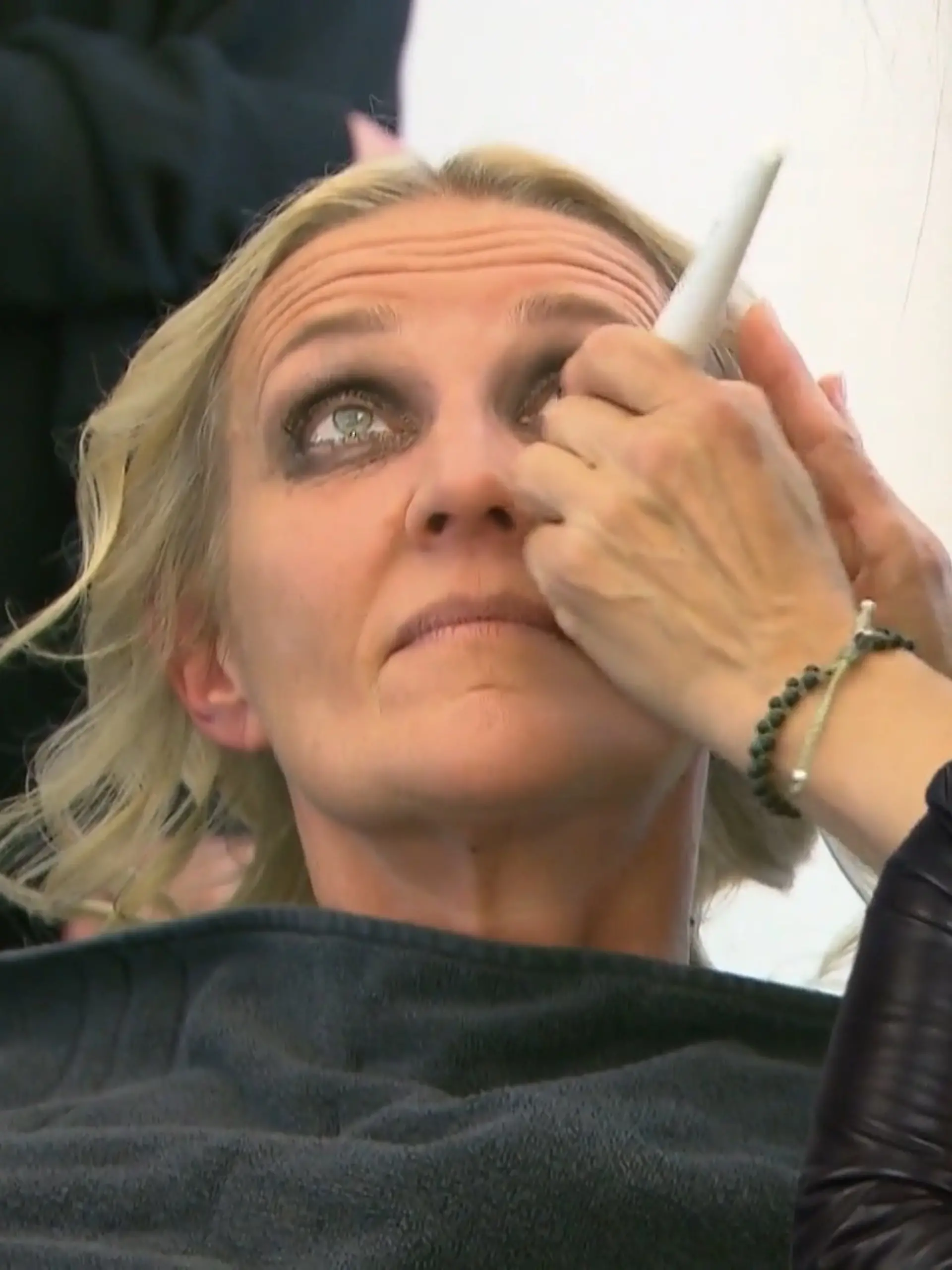 Bild zu: "Für Guido Maria Kretschmer ist Manuelas Make-Up total missglückt"