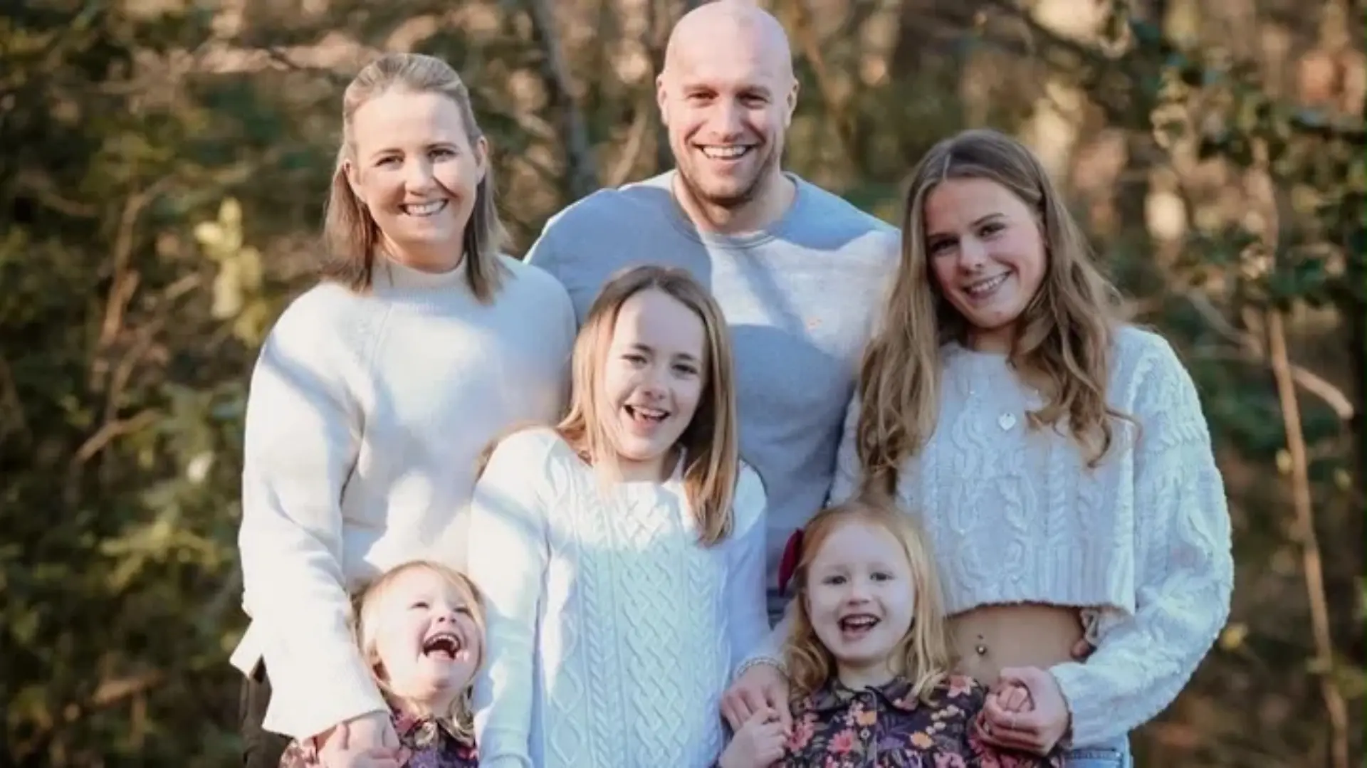 Amy Jones, ihr Mann und ihre vier Kinder