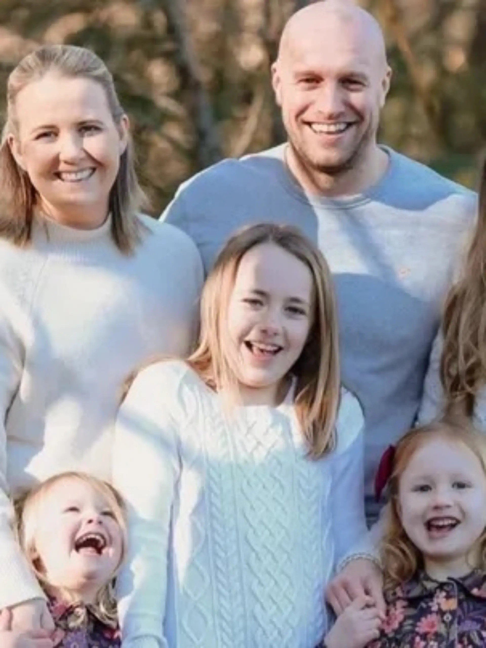 Amy Jones, ihr Mann und ihre vier Kinder