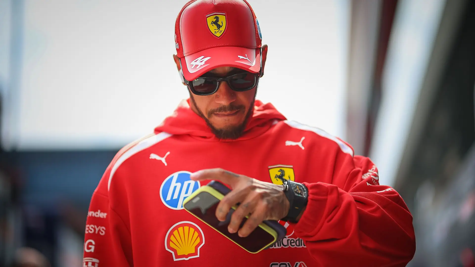 Lewis Hamilton fühlte sich noch vor einem Jahr bei Ferrari nutzlos.