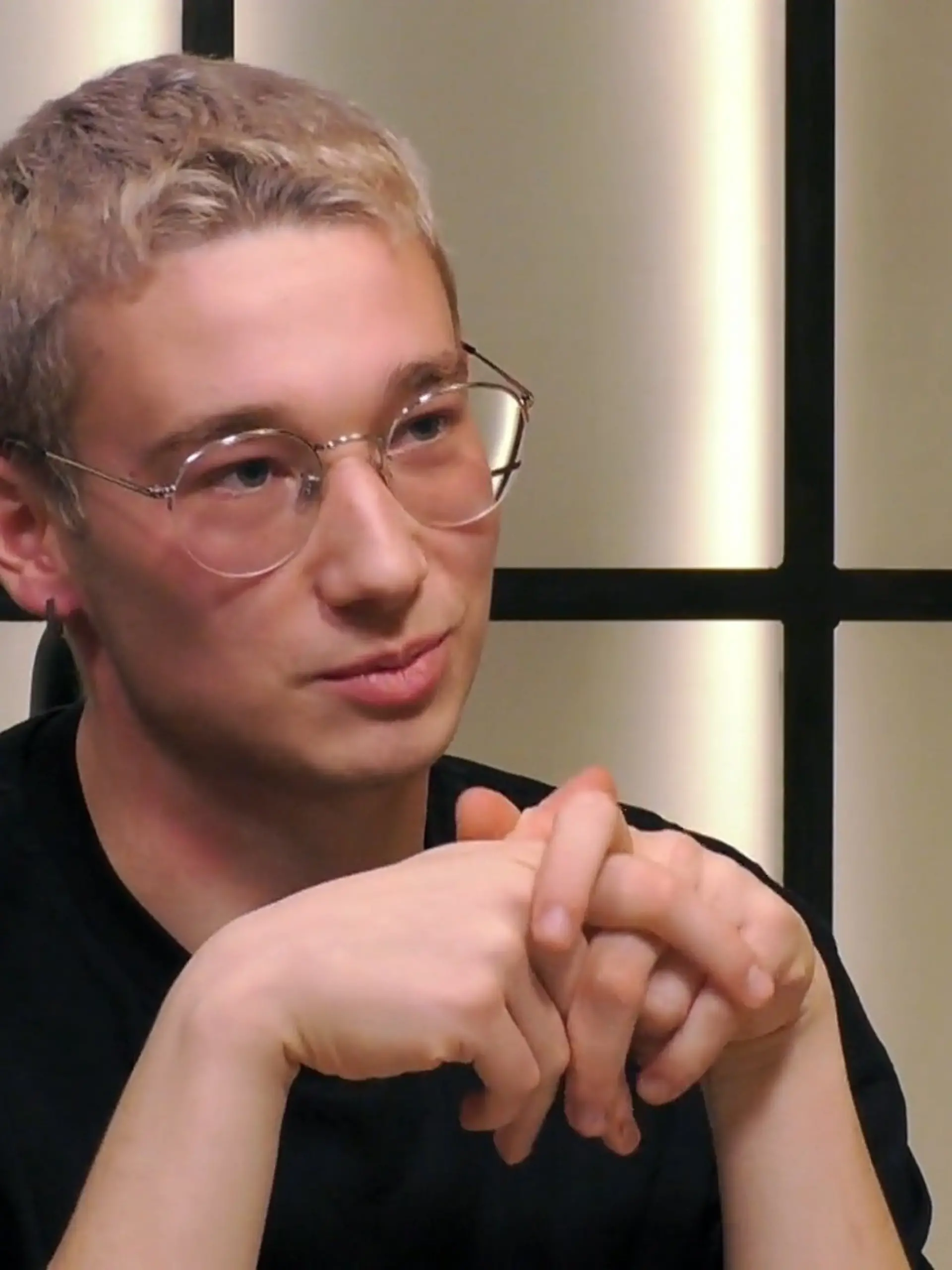 Bild zu: "Scheitert das Date an Svens Musikgeschmack?"
