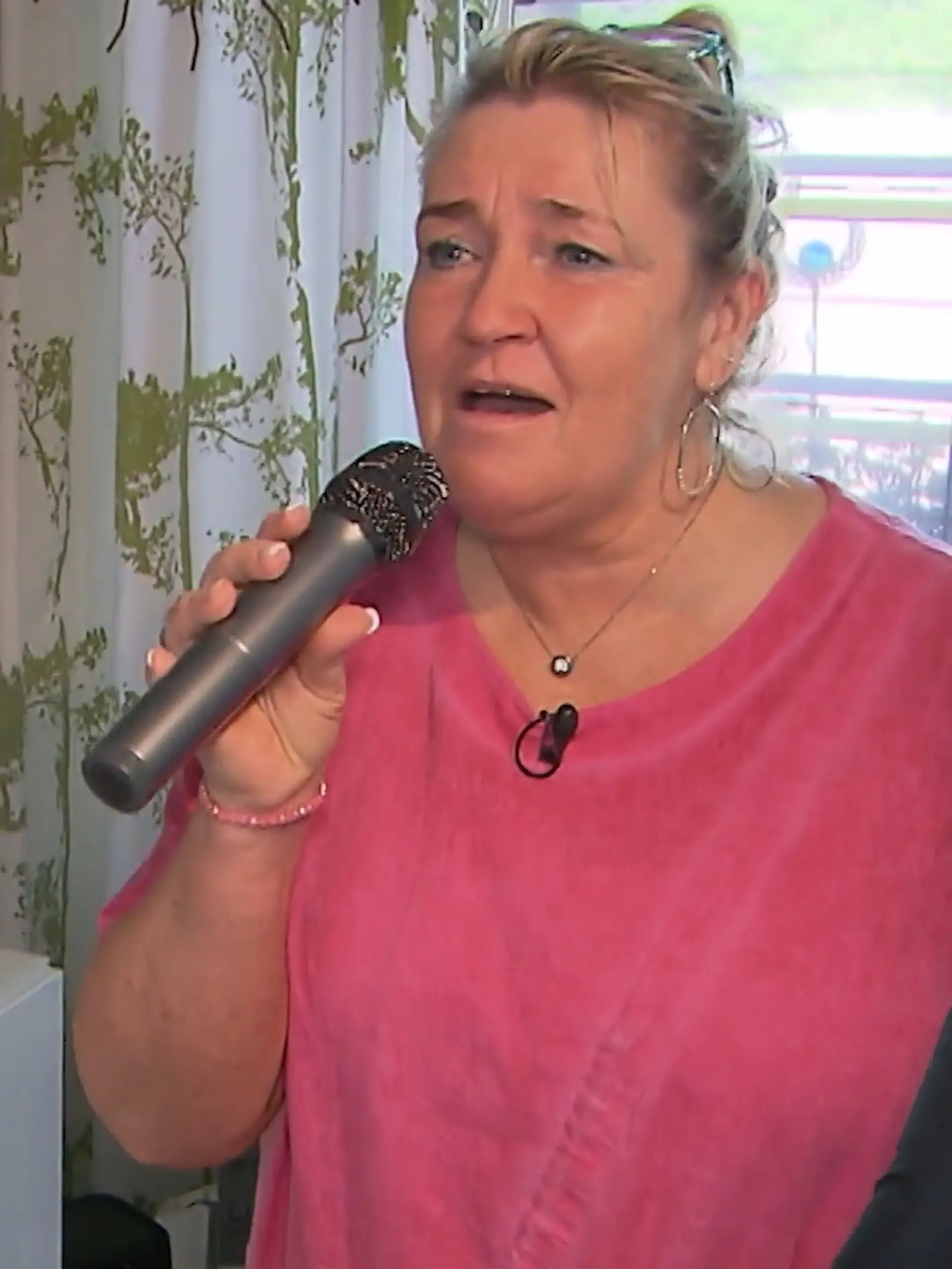 Bild zu: "Singt sich Freitagskandidatin Gaby zur Krone?"