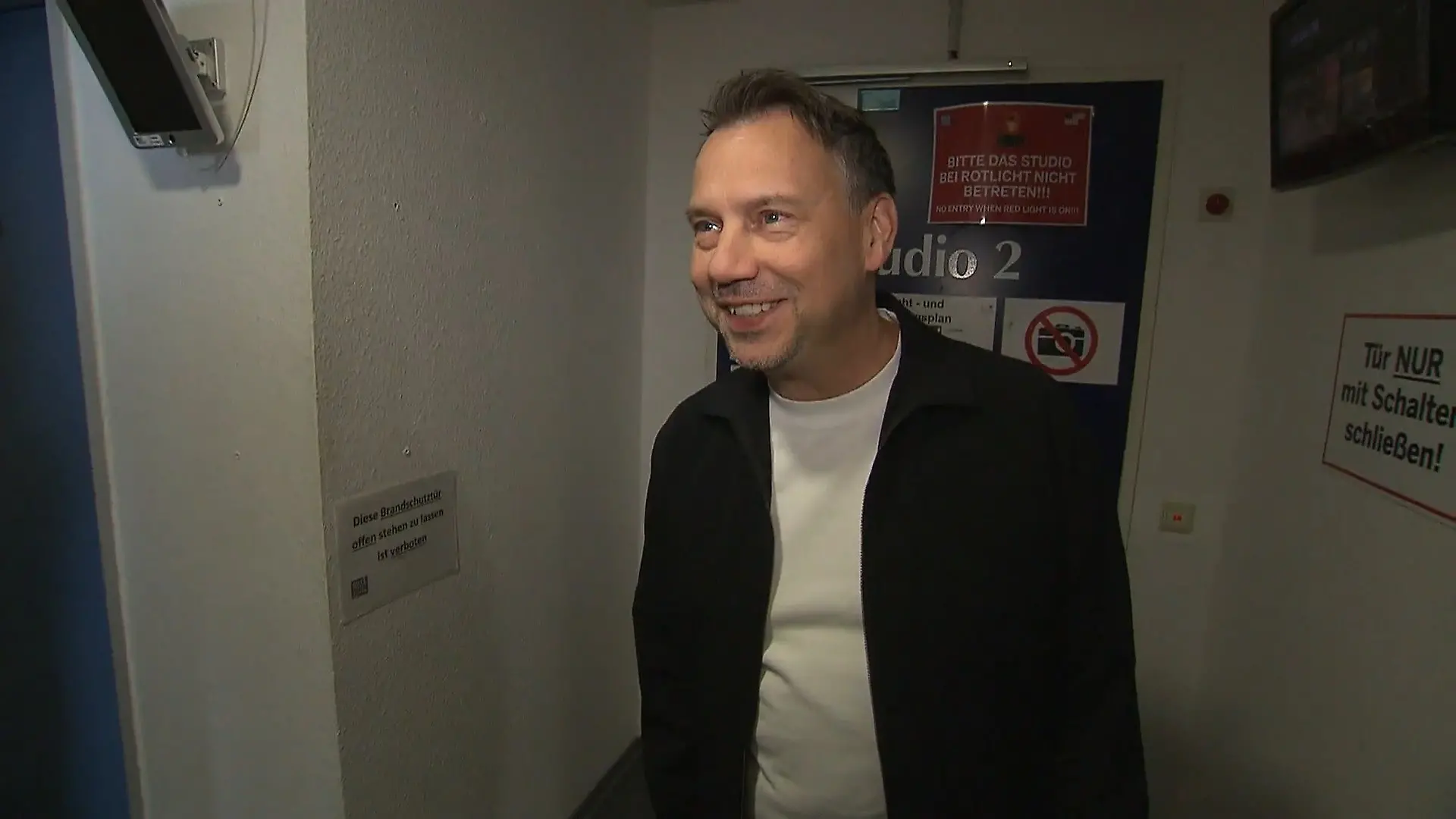 Bild von SO hat sich der Bestseller-Autor als Schauspieler geschlagen
