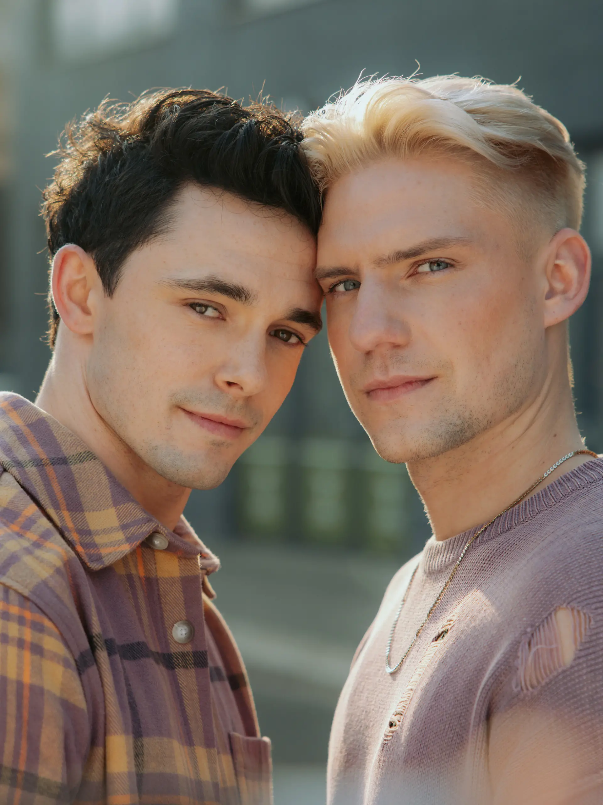 Marc Weinmann (spielt „Luis Ahrens”, l.) und Lennart Borchert (spielt „Moritz Bode”)