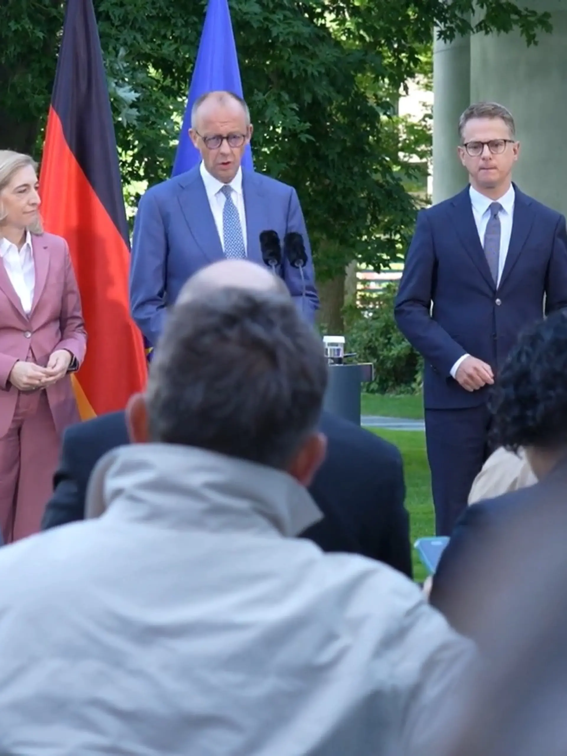 Bild zu: "Kabinetts-Karussell"