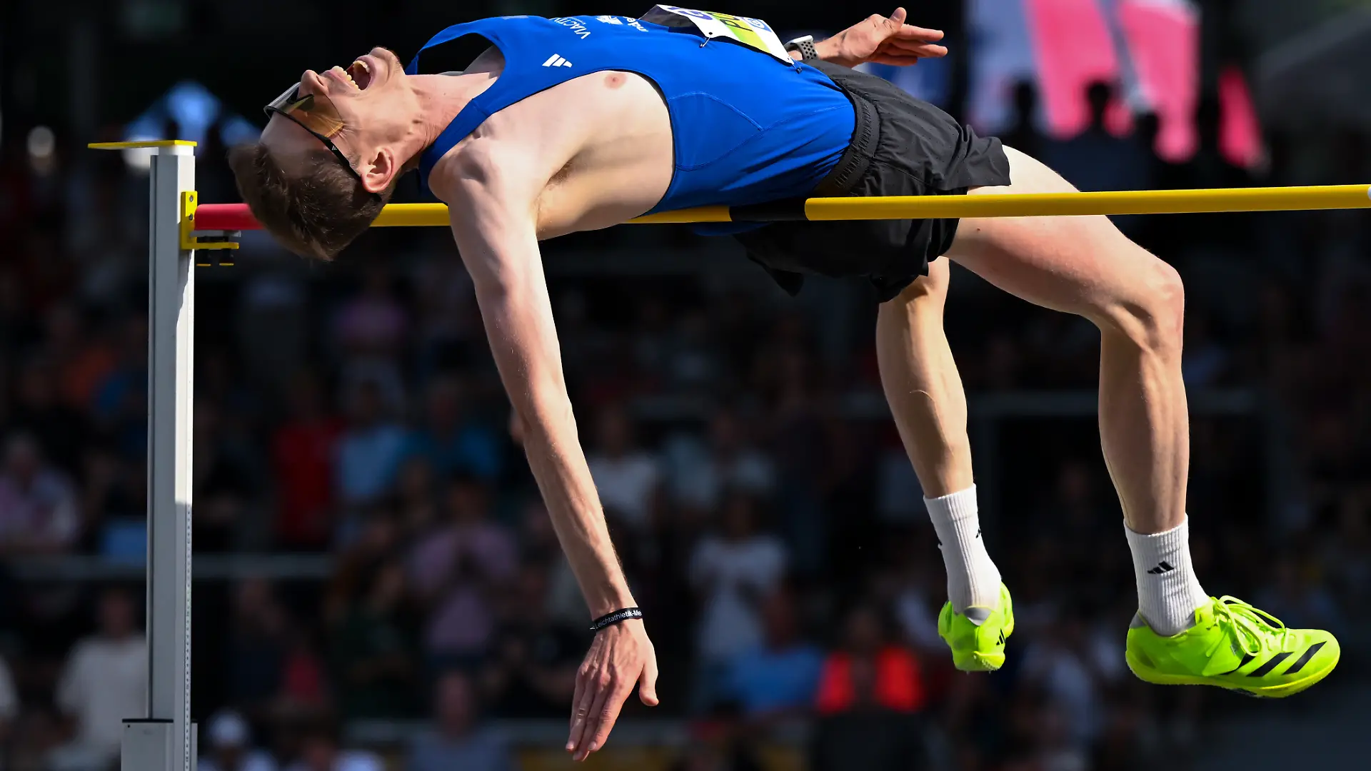 Leichtathletik: Deutsche Meisterschaft im Lohrheidestadion, Männer, Hochsprung, Finale, Tobias Potye verletzt sich beim Hochsprung.