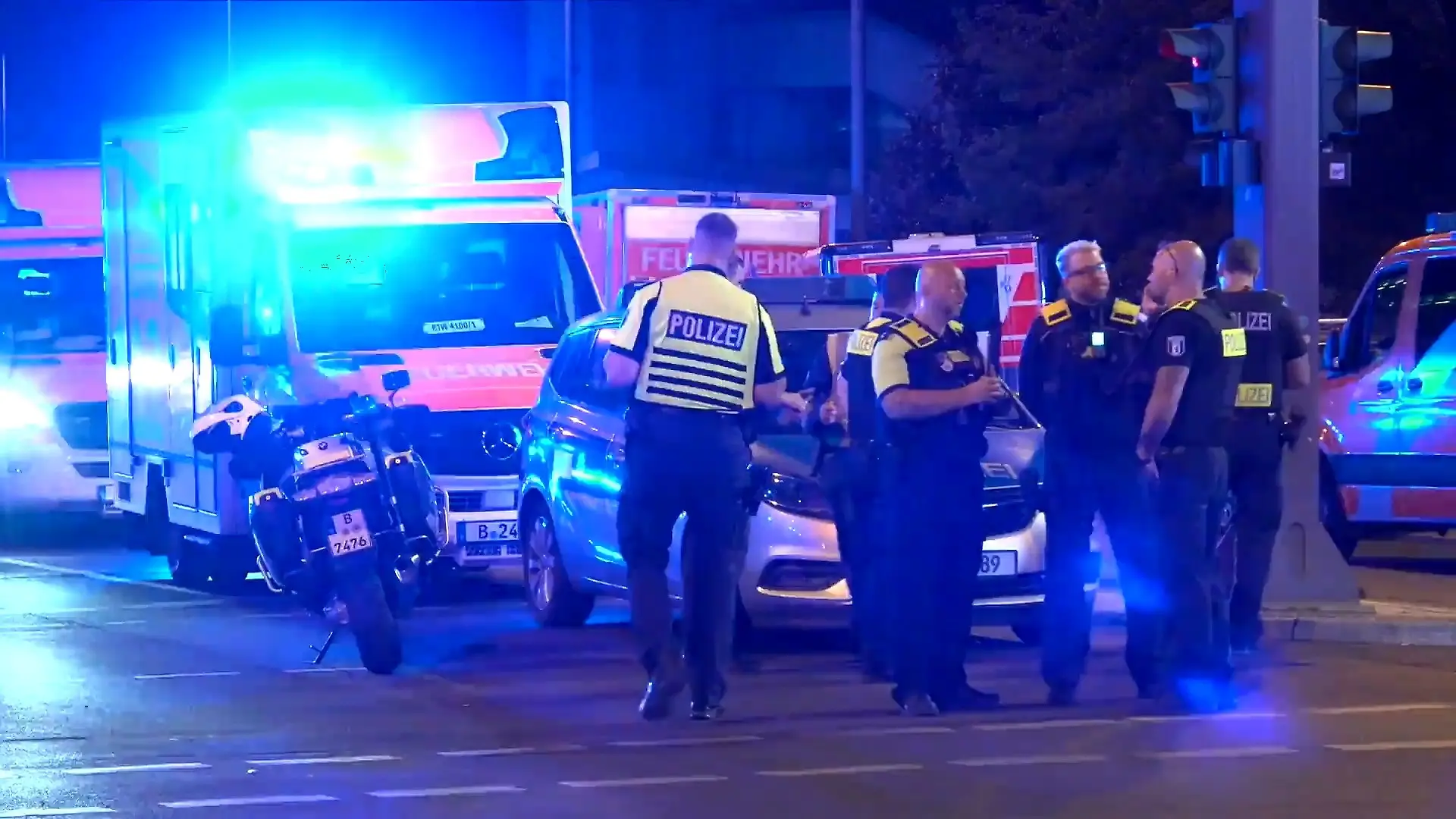 Horror in Berlin! Weißer Transporter rast beim CSD in feiernde Menschenmenge Polizei fahndet mit Bild nach Verdächtigem Abdul B