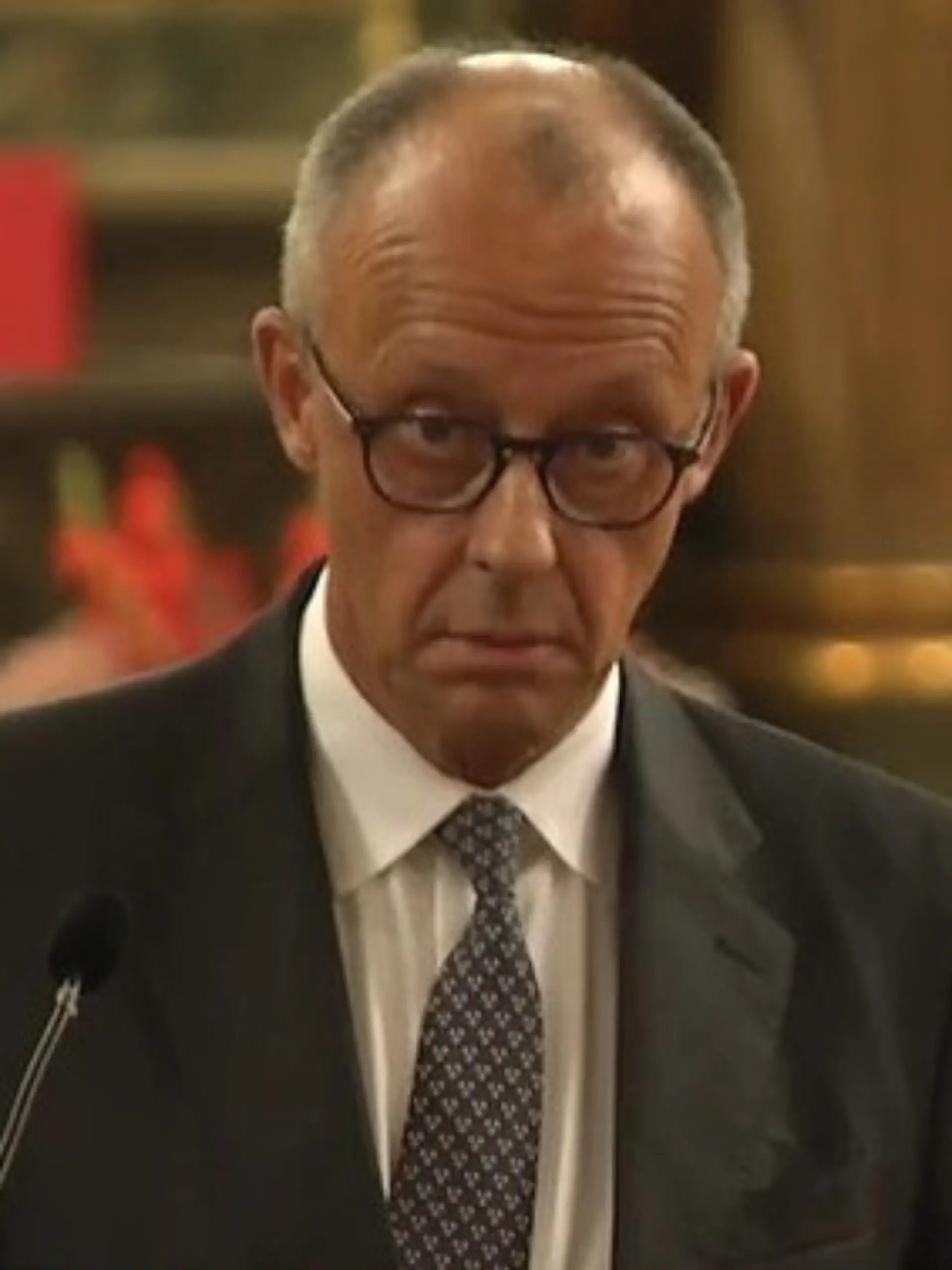 Bild zu: "„Feiern Sie wieder!“ – Friedrich Merz sendet emotionalen Appell an Deutschland"