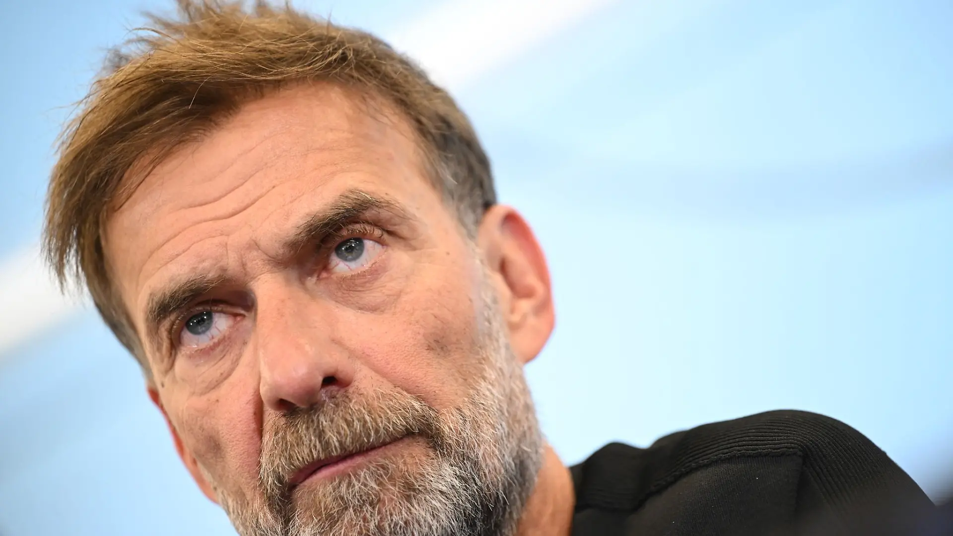 Bundestrainer Jürgen Klopp hat sich für die Absage seines geplanten Auftritts beim Internationalen Trainerkongress entschuldigt.